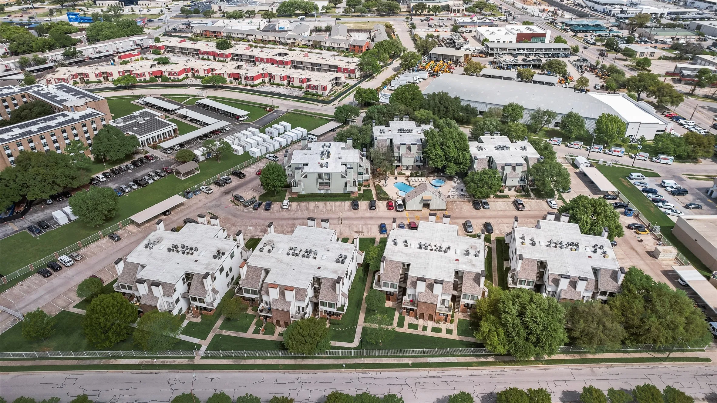 Condominium For Sale in Tarrant County , 3129 Sondra Drive 102, Fort Worth, Texas 76107, 1 Bedroom, 1 Bathroom, Garage spaces, 688 Sqft, built in 1983, mls#21390919, Real Estate Agent in Fort Worth, Homes For Sale in Tarrant county, Homes For Sale in Fort Worth, Realtor in Fort Worth Texas, Real Estate Brokerage Independent Realty Texas, Luminita Cordes Realtor