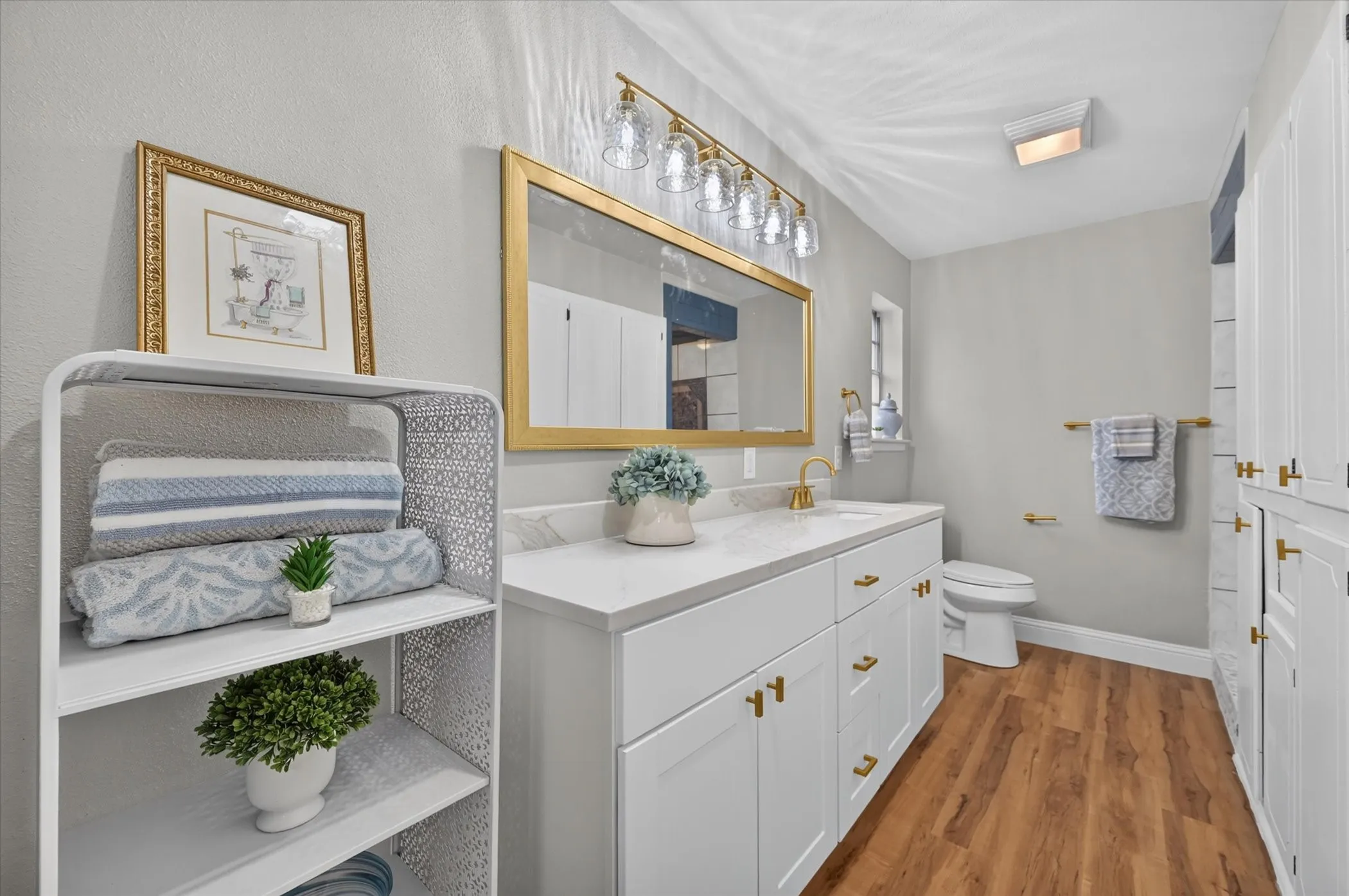 Single Family Residence For Sale in Tarrant County , 1904 Briar Meadow Drive, Arlington, Texas 76014, 3 Bedroom, 2 Bathroom, 2 Garage spaces, 1,769 Sqft, built in 1977, mls#21390720, Real Estate Agent in Arlington, Homes For Sale in Tarrant county, Homes For Sale in Arlington, Realtor in Arlington Texas, Real Estate Brokerage Independent Realty Texas, Luminita Cordes Realtor