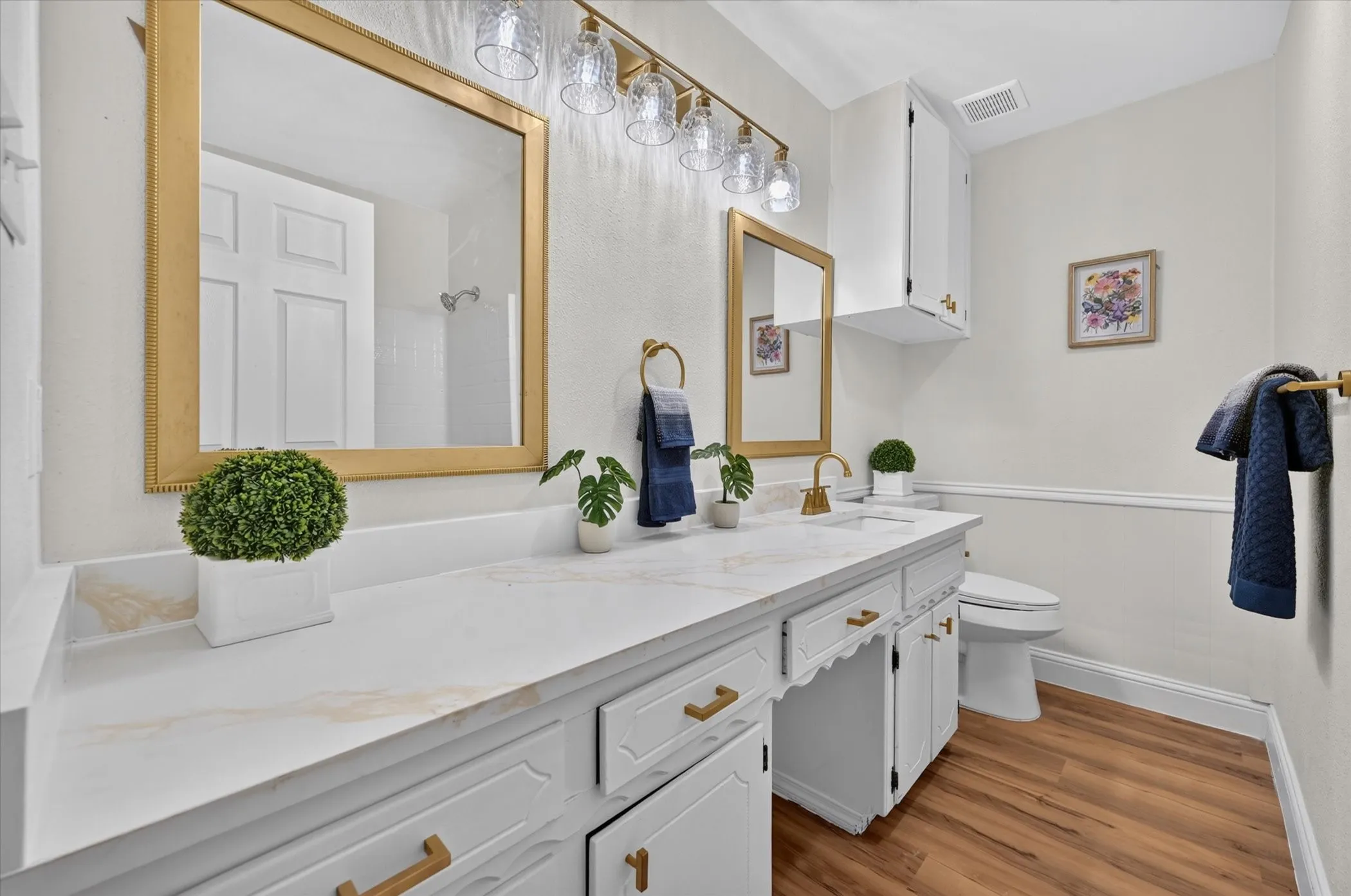 Single Family Residence For Sale in Tarrant County , 1904 Briar Meadow Drive, Arlington, Texas 76014, 3 Bedroom, 2 Bathroom, 2 Garage spaces, 1,769 Sqft, built in 1977, mls#21390720, Real Estate Agent in Arlington, Homes For Sale in Tarrant county, Homes For Sale in Arlington, Realtor in Arlington Texas, Real Estate Brokerage Independent Realty Texas, Luminita Cordes Realtor