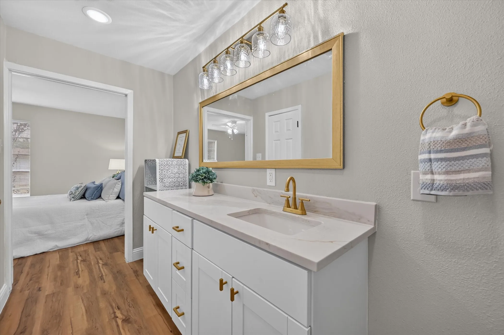 Single Family Residence For Sale in Tarrant County , 1904 Briar Meadow Drive, Arlington, Texas 76014, 3 Bedroom, 2 Bathroom, 2 Garage spaces, 1,769 Sqft, built in 1977, mls#21390720, Real Estate Agent in Arlington, Homes For Sale in Tarrant county, Homes For Sale in Arlington, Realtor in Arlington Texas, Real Estate Brokerage Independent Realty Texas, Luminita Cordes Realtor