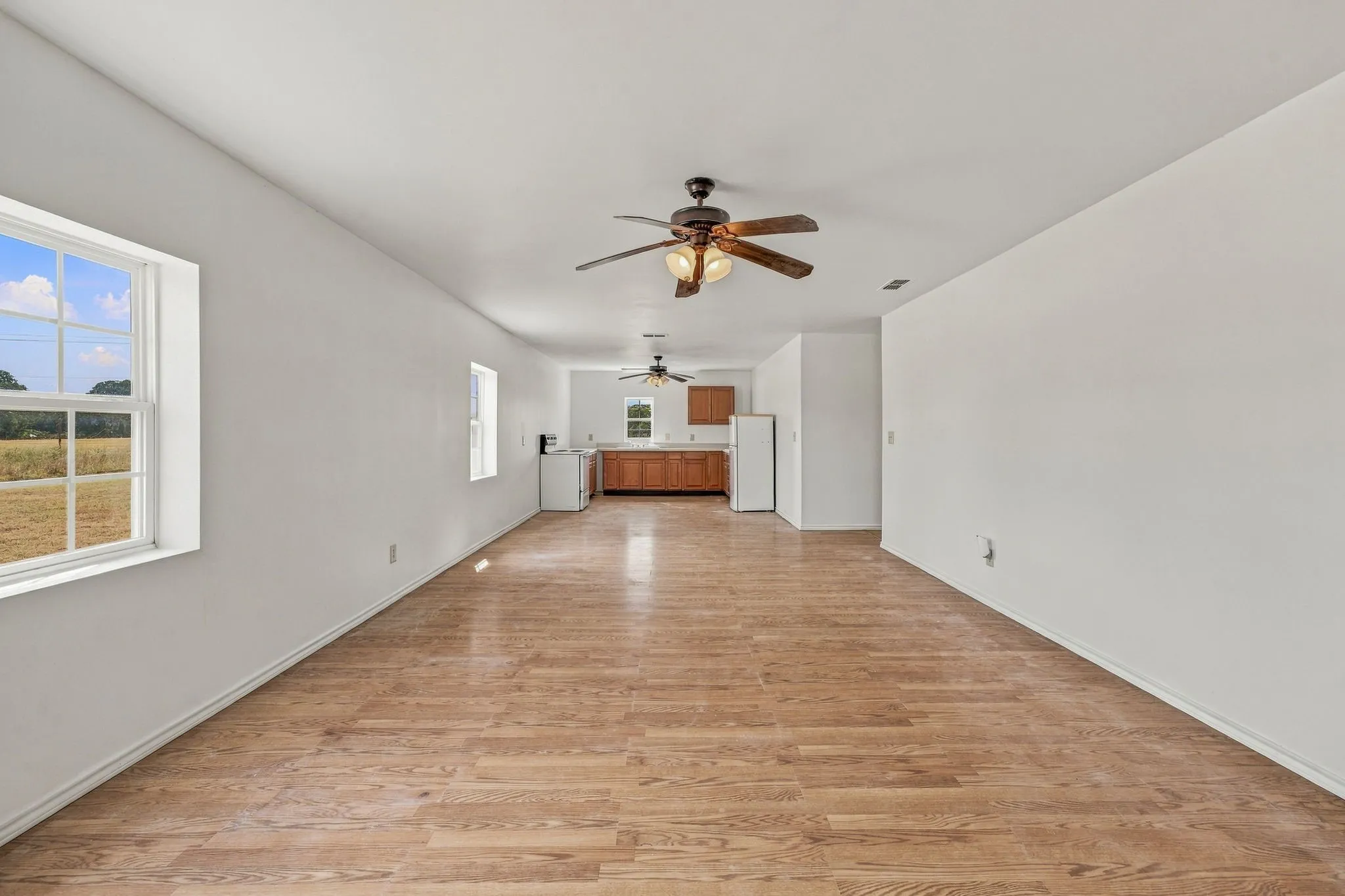 Single Family Residence For Sale in Erath County , 7829 County Road 176, Stephenville, Texas 76401, 2 Bedroom, 1 Bathroom, Garage spaces, 1,340 Sqft, built in 2007, mls#21390934, Real Estate Agent in Stephenville, Homes For Sale in Erath county, Homes For Sale in Stephenville, Realtor in Stephenville Texas, Real Estate Brokerage Independent Realty Texas, Luminita Cordes Realtor