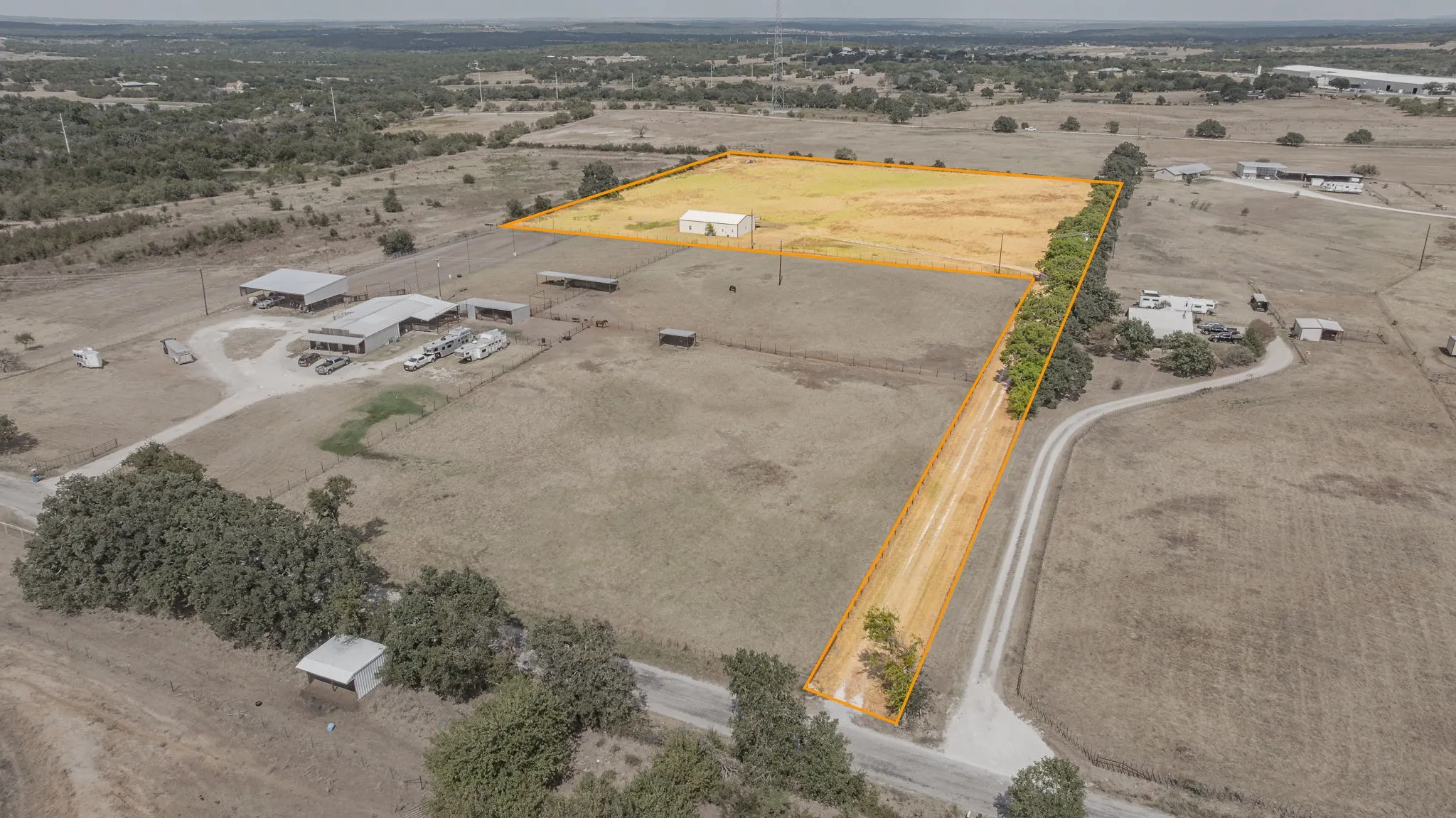 Single Family Residence For Sale in Erath County , 7829 County Road 176, Stephenville, Texas 76401, 2 Bedroom, 1 Bathroom, Garage spaces, 1,340 Sqft, built in 2007, mls#21390934, Real Estate Agent in Stephenville, Homes For Sale in Erath county, Homes For Sale in Stephenville, Realtor in Stephenville Texas, Real Estate Brokerage Independent Realty Texas, Luminita Cordes Realtor