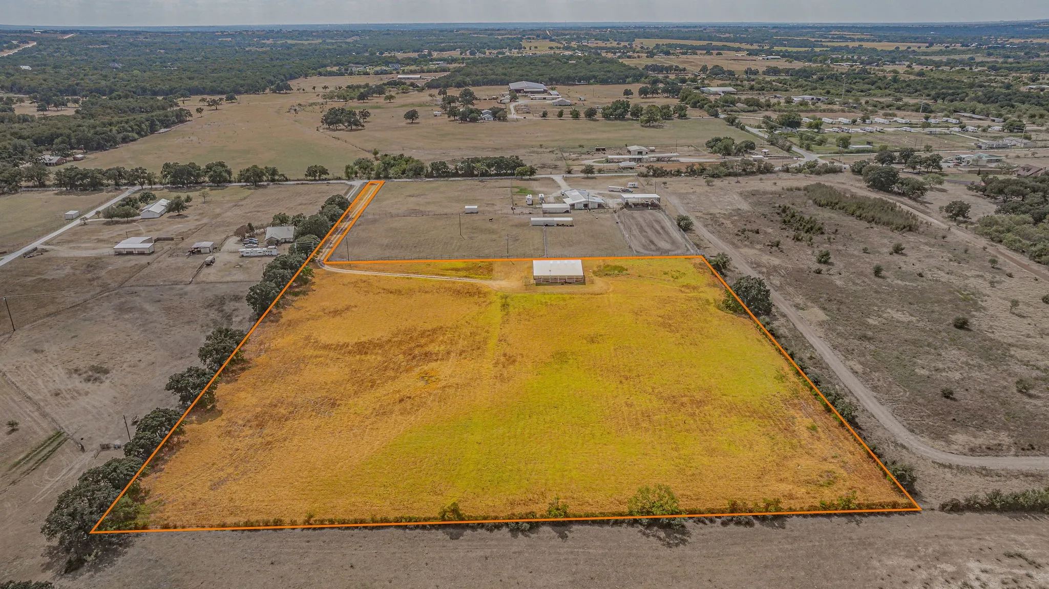Single Family Residence For Sale in Erath County , 7829 County Road 176, Stephenville, Texas 76401, 2 Bedroom, 1 Bathroom, Garage spaces, 1,340 Sqft, built in 2007, mls#21390934, Real Estate Agent in Stephenville, Homes For Sale in Erath county, Homes For Sale in Stephenville, Realtor in Stephenville Texas, Real Estate Brokerage Independent Realty Texas, Luminita Cordes Realtor
