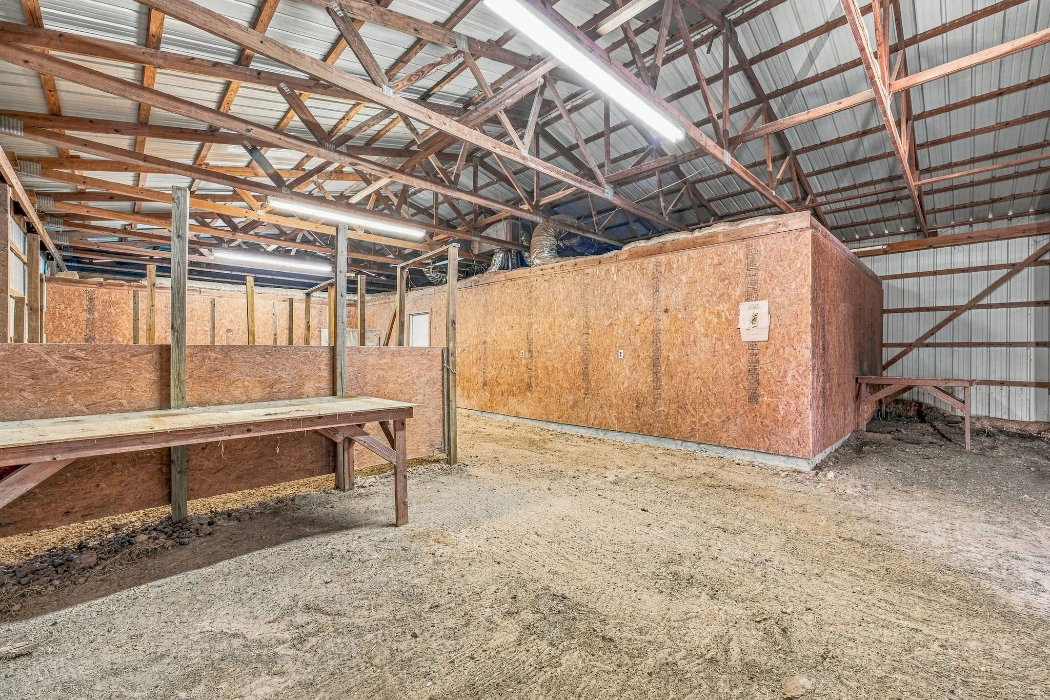 Single Family Residence For Sale in Erath County , 7829 County Road 176, Stephenville, Texas 76401, 2 Bedroom, 1 Bathroom, Garage spaces, 1,340 Sqft, built in 2007, mls#21390934, Real Estate Agent in Stephenville, Homes For Sale in Erath county, Homes For Sale in Stephenville, Realtor in Stephenville Texas, Real Estate Brokerage Independent Realty Texas, Luminita Cordes Realtor