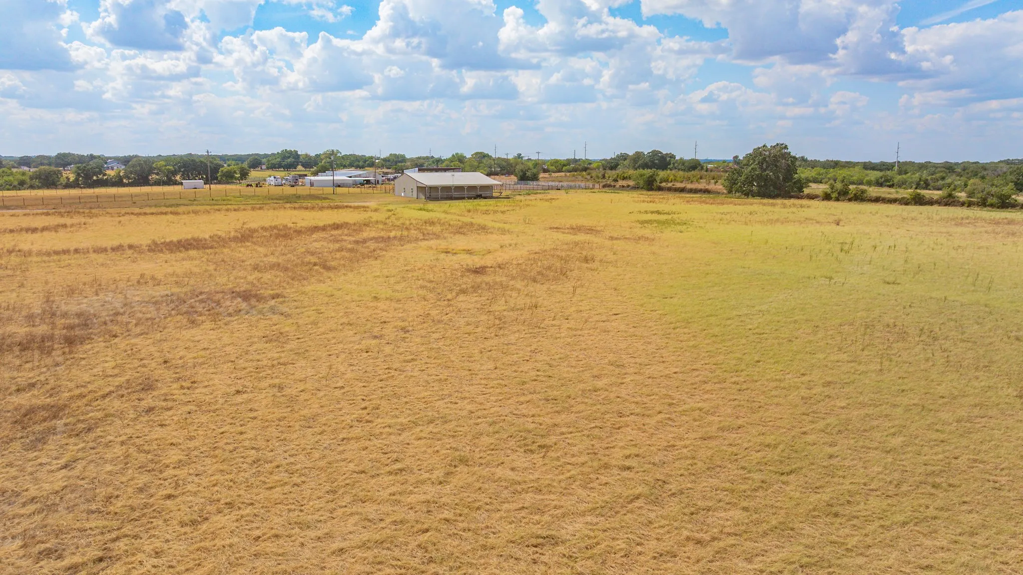 Single Family Residence For Sale in Erath County , 7829 County Road 176, Stephenville, Texas 76401, 2 Bedroom, 1 Bathroom, Garage spaces, 1,340 Sqft, built in 2007, mls#21390934, Real Estate Agent in Stephenville, Homes For Sale in Erath county, Homes For Sale in Stephenville, Realtor in Stephenville Texas, Real Estate Brokerage Independent Realty Texas, Luminita Cordes Realtor