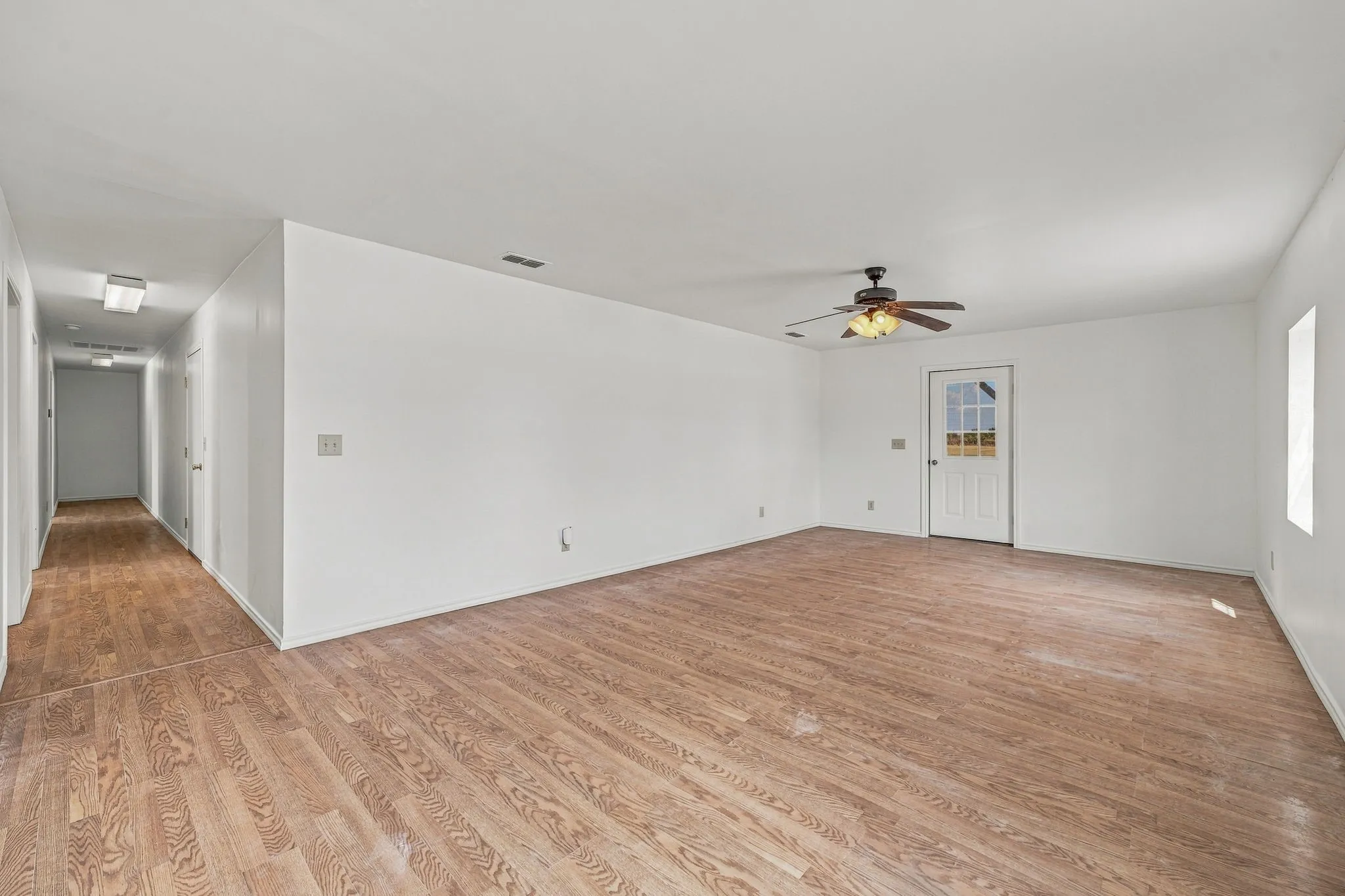 Single Family Residence For Sale in Erath County , 7829 County Road 176, Stephenville, Texas 76401, 2 Bedroom, 1 Bathroom, Garage spaces, 1,340 Sqft, built in 2007, mls#21390934, Real Estate Agent in Stephenville, Homes For Sale in Erath county, Homes For Sale in Stephenville, Realtor in Stephenville Texas, Real Estate Brokerage Independent Realty Texas, Luminita Cordes Realtor