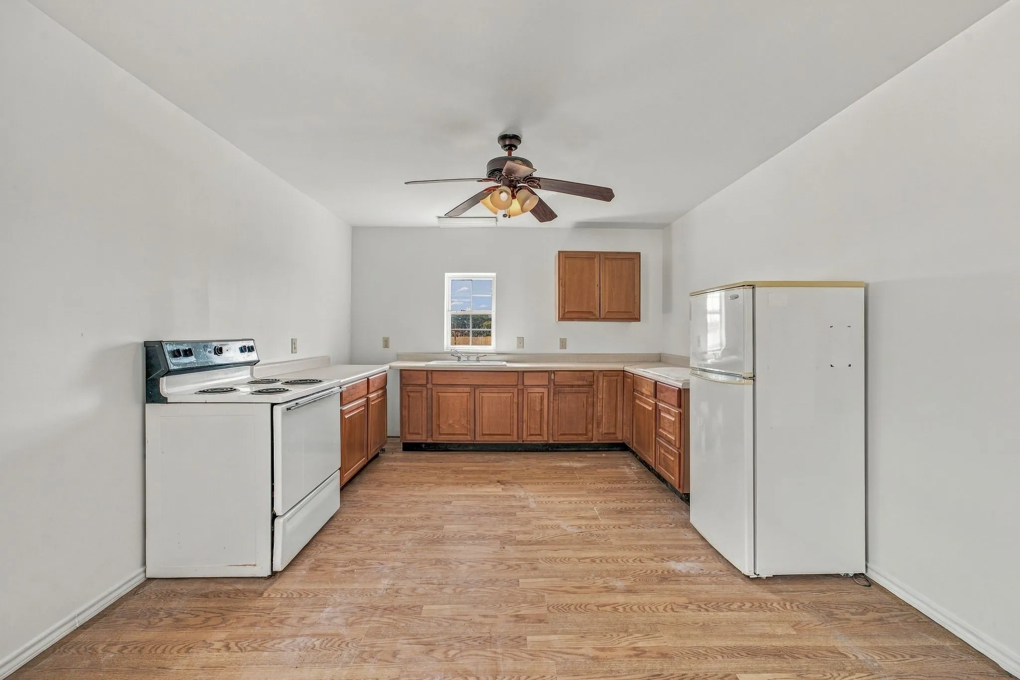Single Family Residence For Sale in Erath County , 7829 County Road 176, Stephenville, Texas 76401, 2 Bedroom, 1 Bathroom, Garage spaces, 1,340 Sqft, built in 2007, mls#21390934, Real Estate Agent in Stephenville, Homes For Sale in Erath county, Homes For Sale in Stephenville, Realtor in Stephenville Texas, Real Estate Brokerage Independent Realty Texas, Luminita Cordes Realtor