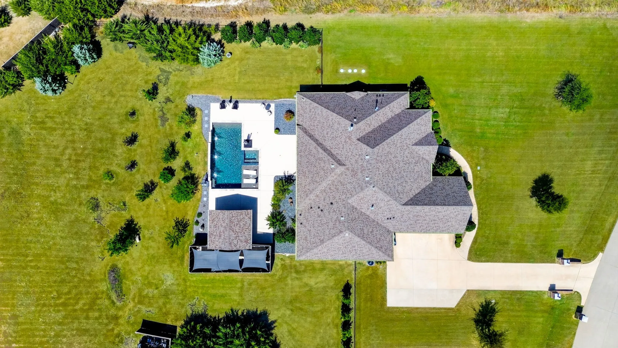Single Family Residence For Sale in Collin County , 2595 Hendrix Avenue W, Lucas, Texas 75002, 3 Bedroom, 3 Bathroom, 3 Garage spaces, 2,950 Sqft, built in 2017, mls#21390197, Real Estate Agent in Lucas, Homes For Sale in Collin county, Homes For Sale in Lucas, Realtor in Lucas Texas, Real Estate Brokerage Independent Realty Texas, Luminita Cordes Realtor