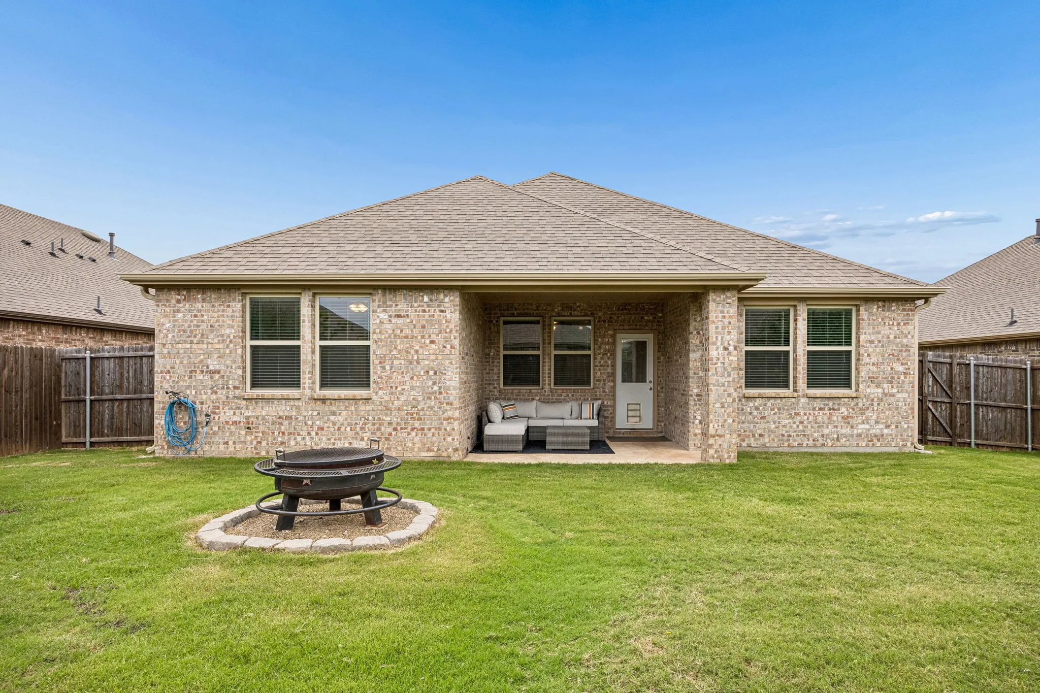 Single Family Residence For Sale in Hunt County , 145 Coyote Trail, Caddo Mills, Texas 75135, 4 Bedroom, 2 Bathroom, 2 Garage spaces, 1,859 Sqft, built in 2021, mls#21388585, Real Estate Agent in Caddo Mills, Homes For Sale in Hunt county, Homes For Sale in Caddo Mills, Realtor in Caddo Mills Texas, Real Estate Brokerage Independent Realty Texas, Luminita Cordes Realtor