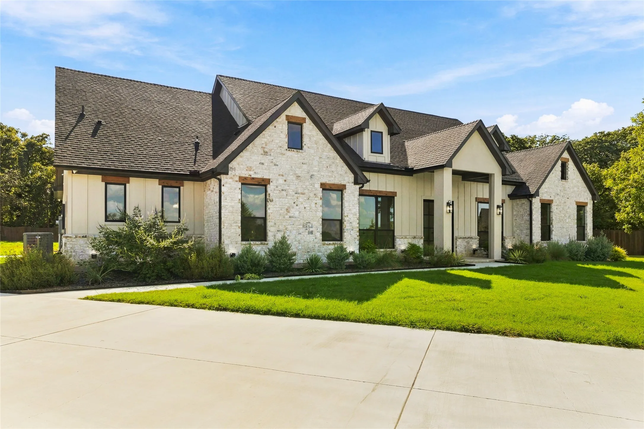 Single Family Residence For Sale in Tarrant County , 5832 Grey Wolf Court, Fort Worth, Texas 76140, 4 Bedroom, 5 Bathroom, 2 Garage spaces, 3,211 Sqft, built in 2026, mls#21388110, Real Estate Agent in Fort Worth, Homes For Sale in Tarrant county, Homes For Sale in Fort Worth, Realtor in Fort Worth Texas, Real Estate Brokerage Independent Realty Texas, Luminita Cordes Realtor