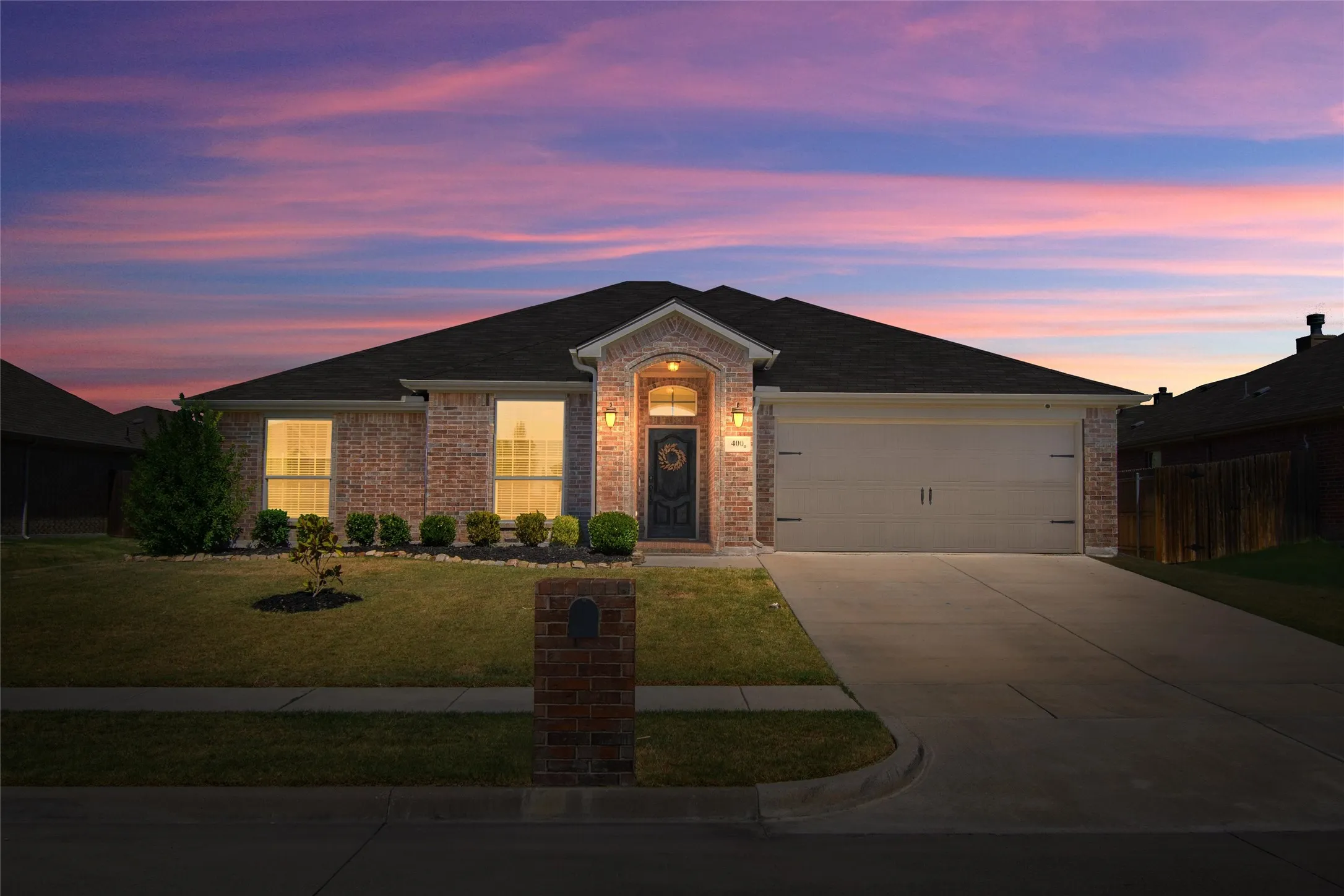 Single Family Residence For Sale in Kaufman County , 400 Acadia Lane, Forney, Texas 75126, 4 Bedroom, 2 Bathroom, 2 Garage spaces, 2,137 Sqft, built in 2016, mls#21390929, Real Estate Agent in Forney, Homes For Sale in Kaufman county, Homes For Sale in Forney, Realtor in Forney Texas, Real Estate Brokerage Independent Realty Texas, Luminita Cordes Realtor