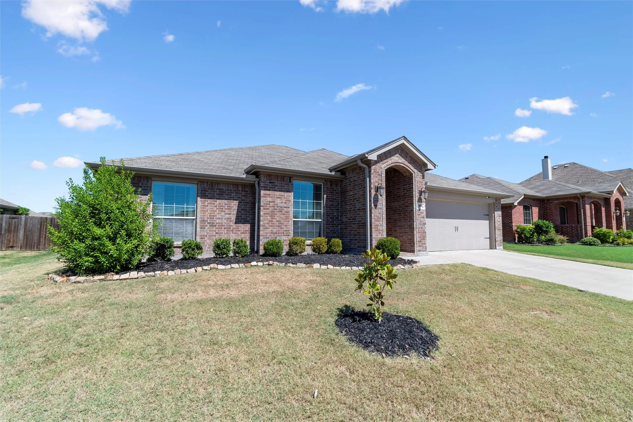 Single Family Residence For Sale in Kaufman County , 400 Acadia Lane, Forney, Texas 75126, 4 Bedroom, 2 Bathroom, 2 Garage spaces, 2,137 Sqft, built in 2016, mls#21390929, Real Estate Agent in Forney, Homes For Sale in Kaufman county, Homes For Sale in Forney, Realtor in Forney Texas, Real Estate Brokerage Independent Realty Texas, Luminita Cordes Realtor