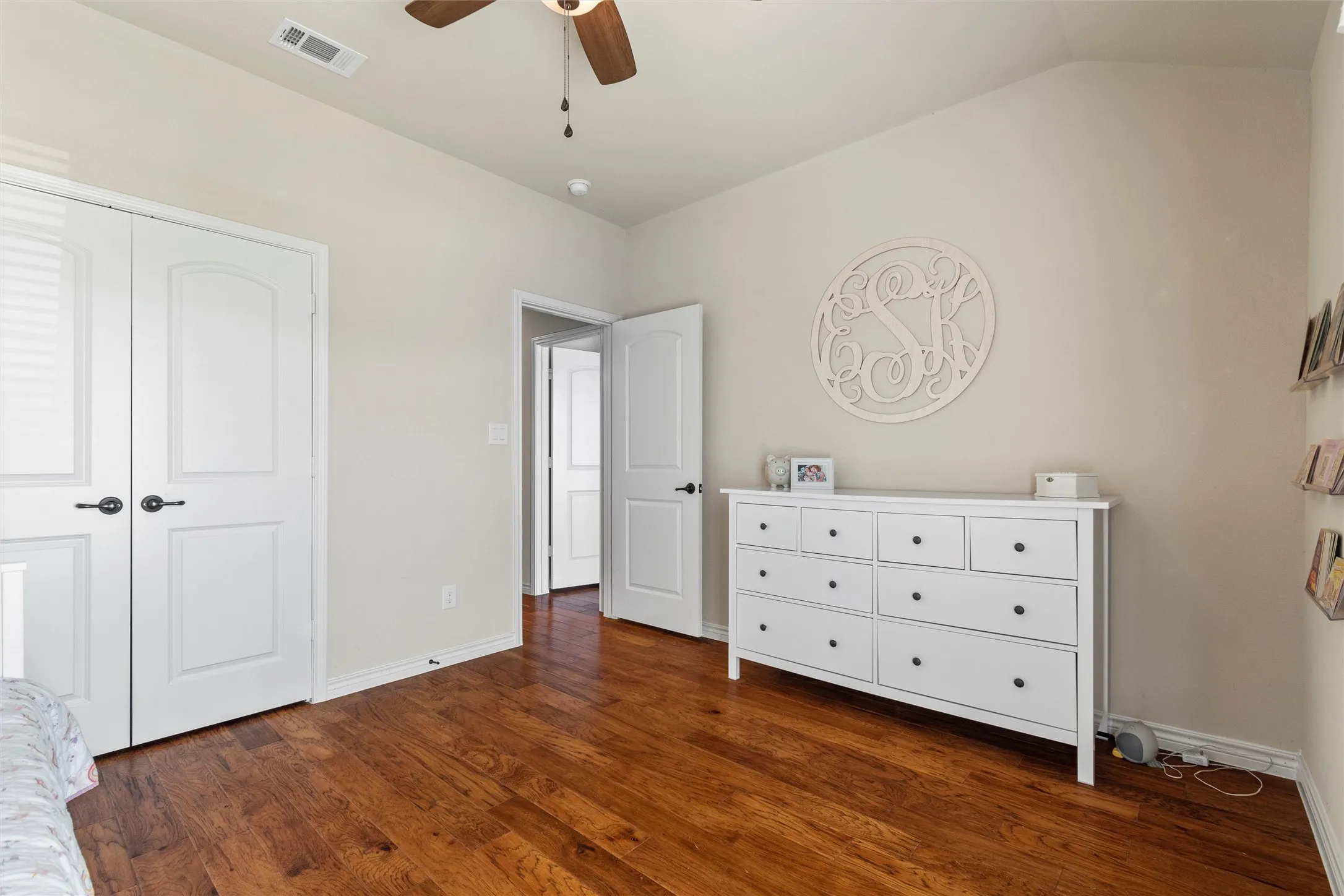 Single Family Residence For Sale in Kaufman County , 400 Acadia Lane, Forney, Texas 75126, 4 Bedroom, 2 Bathroom, 2 Garage spaces, 2,137 Sqft, built in 2016, mls#21390929, Real Estate Agent in Forney, Homes For Sale in Kaufman county, Homes For Sale in Forney, Realtor in Forney Texas, Real Estate Brokerage Independent Realty Texas, Luminita Cordes Realtor