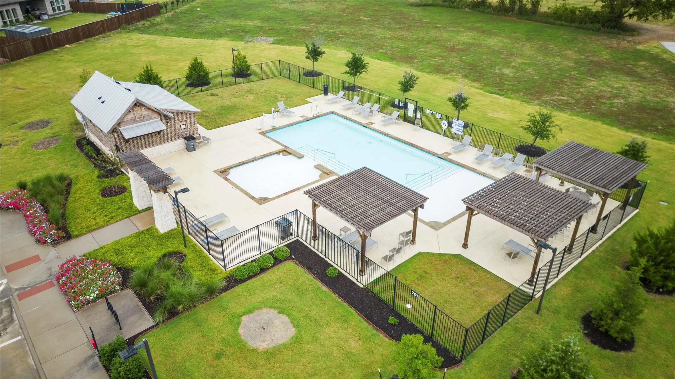 Single Family Residence For Sale in Kaufman County , 400 Acadia Lane, Forney, Texas 75126, 4 Bedroom, 2 Bathroom, 2 Garage spaces, 2,137 Sqft, built in 2016, mls#21390929, Real Estate Agent in Forney, Homes For Sale in Kaufman county, Homes For Sale in Forney, Realtor in Forney Texas, Real Estate Brokerage Independent Realty Texas, Luminita Cordes Realtor