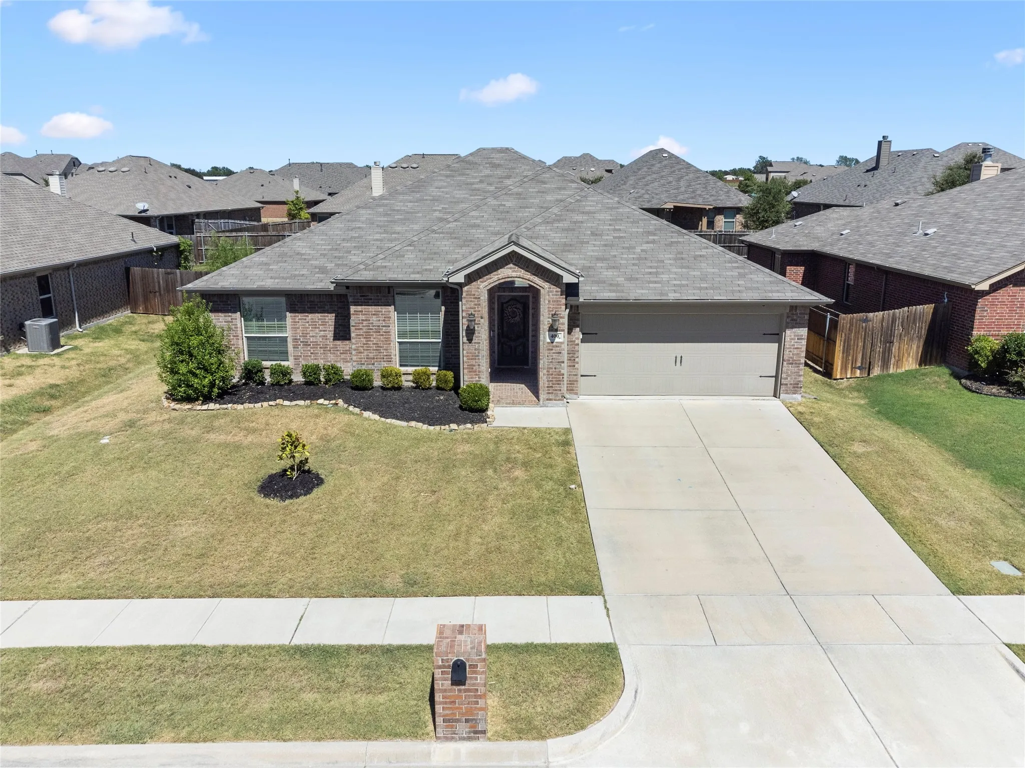 Single Family Residence For Sale in Kaufman County , 400 Acadia Lane, Forney, Texas 75126, 4 Bedroom, 2 Bathroom, 2 Garage spaces, 2,137 Sqft, built in 2016, mls#21390929, Real Estate Agent in Forney, Homes For Sale in Kaufman county, Homes For Sale in Forney, Realtor in Forney Texas, Real Estate Brokerage Independent Realty Texas, Luminita Cordes Realtor
