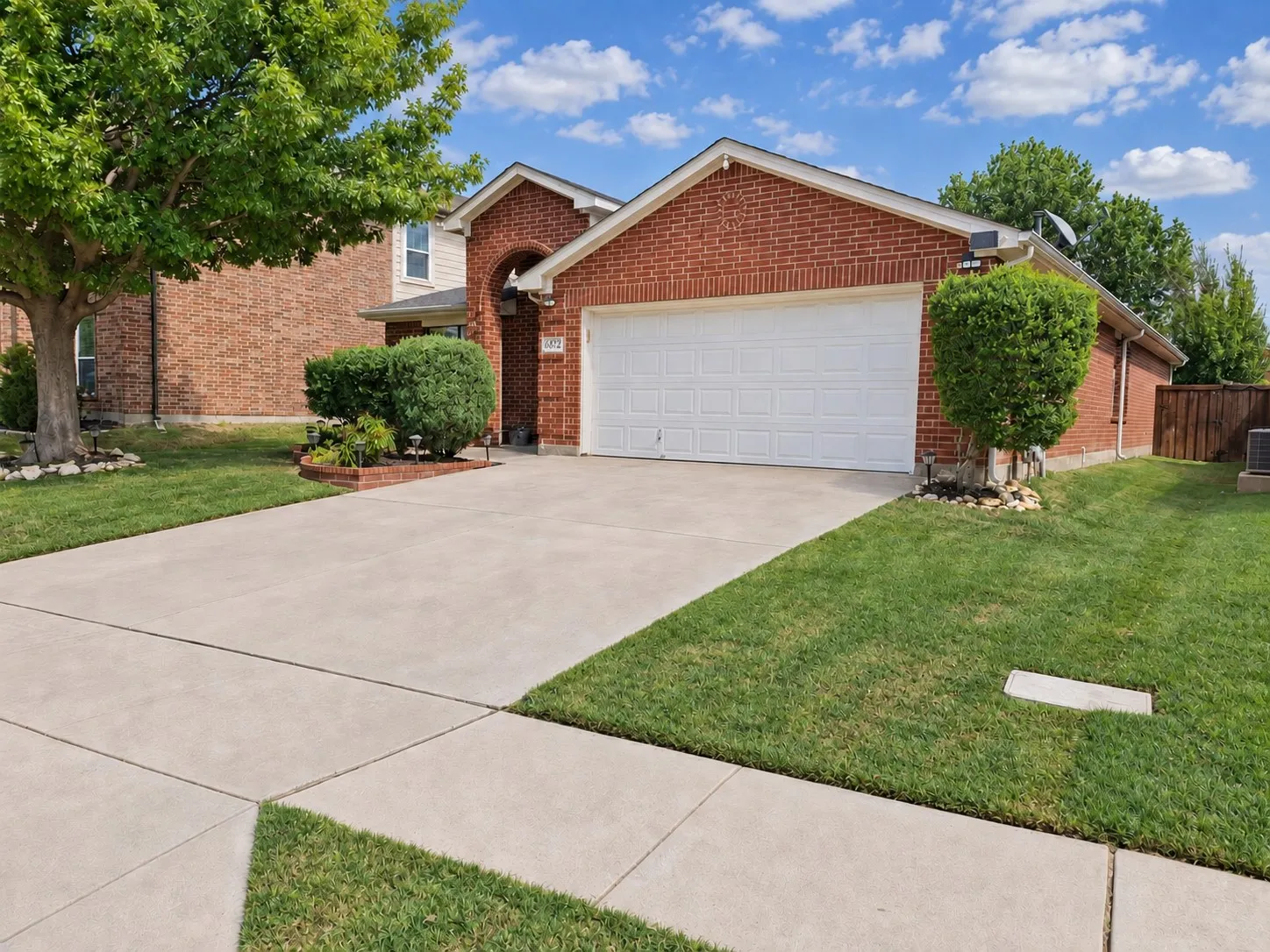 Single Family Residence For Sale in Tarrant County , 6632 Friendsway Drive, Fort Worth, Texas 76137, 3 Bedroom, 2 Bathroom, 2 Garage spaces, 2,024 Sqft, built in 2007, mls#21390804, Real Estate Agent in Fort Worth, Homes For Sale in Tarrant county, Homes For Sale in Fort Worth, Realtor in Fort Worth Texas, Real Estate Brokerage Independent Realty Texas, Luminita Cordes Realtor