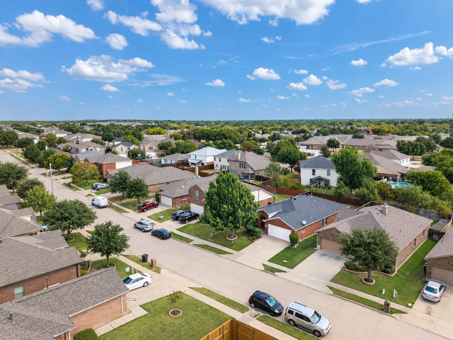 Single Family Residence For Sale in Tarrant County , 6632 Friendsway Drive, Fort Worth, Texas 76137, 3 Bedroom, 2 Bathroom, 2 Garage spaces, 2,024 Sqft, built in 2007, mls#21390804, Real Estate Agent in Fort Worth, Homes For Sale in Tarrant county, Homes For Sale in Fort Worth, Realtor in Fort Worth Texas, Real Estate Brokerage Independent Realty Texas, Luminita Cordes Realtor