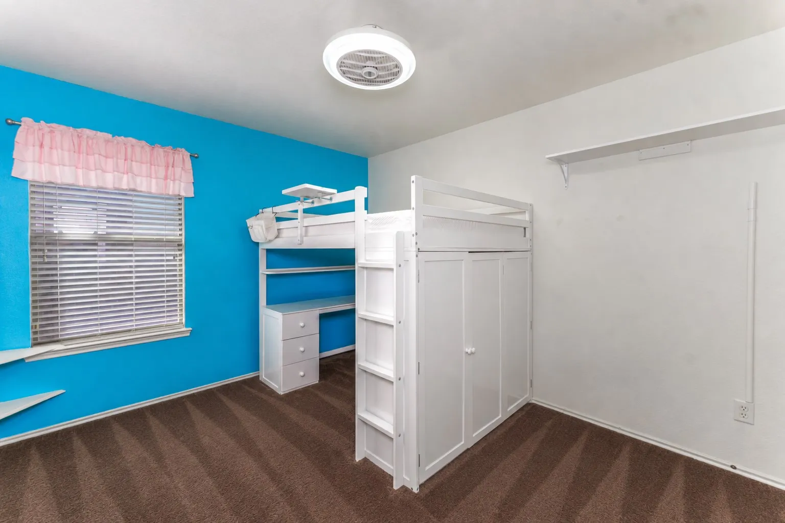 Single Family Residence For Sale in Tarrant County , 6632 Friendsway Drive, Fort Worth, Texas 76137, 3 Bedroom, 2 Bathroom, 2 Garage spaces, 2,024 Sqft, built in 2007, mls#21390804, Real Estate Agent in Fort Worth, Homes For Sale in Tarrant county, Homes For Sale in Fort Worth, Realtor in Fort Worth Texas, Real Estate Brokerage Independent Realty Texas, Luminita Cordes Realtor