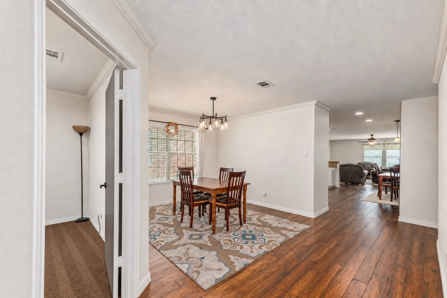 Single Family Residence For Sale in Tarrant County , 6632 Friendsway Drive, Fort Worth, Texas 76137, 3 Bedroom, 2 Bathroom, 2 Garage spaces, 2,024 Sqft, built in 2007, mls#21390804, Real Estate Agent in Fort Worth, Homes For Sale in Tarrant county, Homes For Sale in Fort Worth, Realtor in Fort Worth Texas, Real Estate Brokerage Independent Realty Texas, Luminita Cordes Realtor