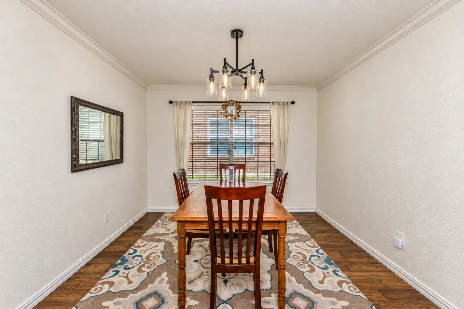 Single Family Residence For Sale in Tarrant County , 6632 Friendsway Drive, Fort Worth, Texas 76137, 3 Bedroom, 2 Bathroom, 2 Garage spaces, 2,024 Sqft, built in 2007, mls#21390804, Real Estate Agent in Fort Worth, Homes For Sale in Tarrant county, Homes For Sale in Fort Worth, Realtor in Fort Worth Texas, Real Estate Brokerage Independent Realty Texas, Luminita Cordes Realtor