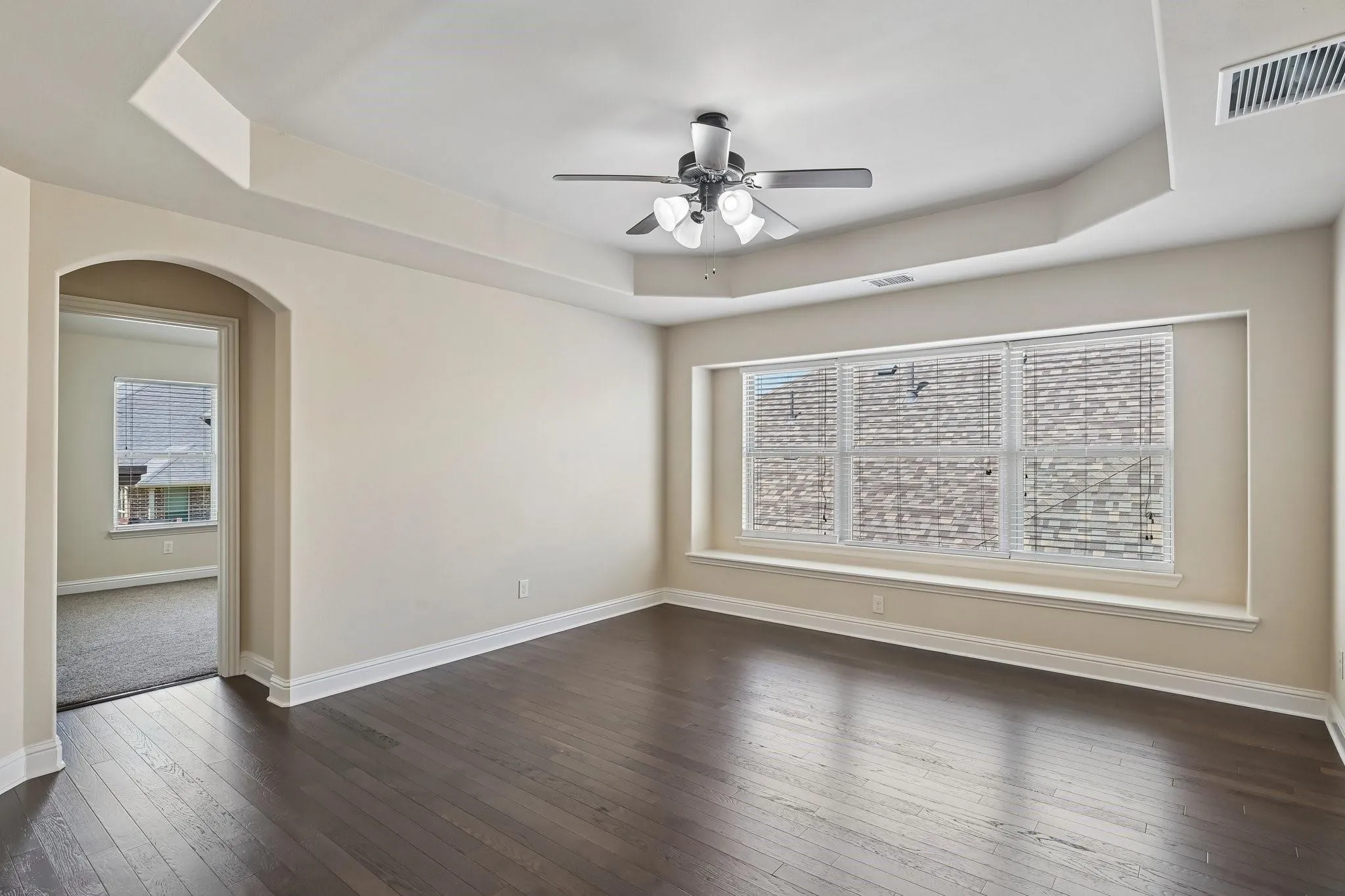 Single Family Residence For Sale in Denton County , 15221 Mount Evans Drive, Little Elm, Texas 75068, 4 Bedroom, 3 Bathroom, 2 Garage spaces, 2,598 Sqft, built in 2011, mls#21390939, Real Estate Agent in Little Elm, Homes For Sale in Denton county, Homes For Sale in Little Elm, Realtor in Little Elm Texas, Real Estate Brokerage Independent Realty Texas, Luminita Cordes Realtor