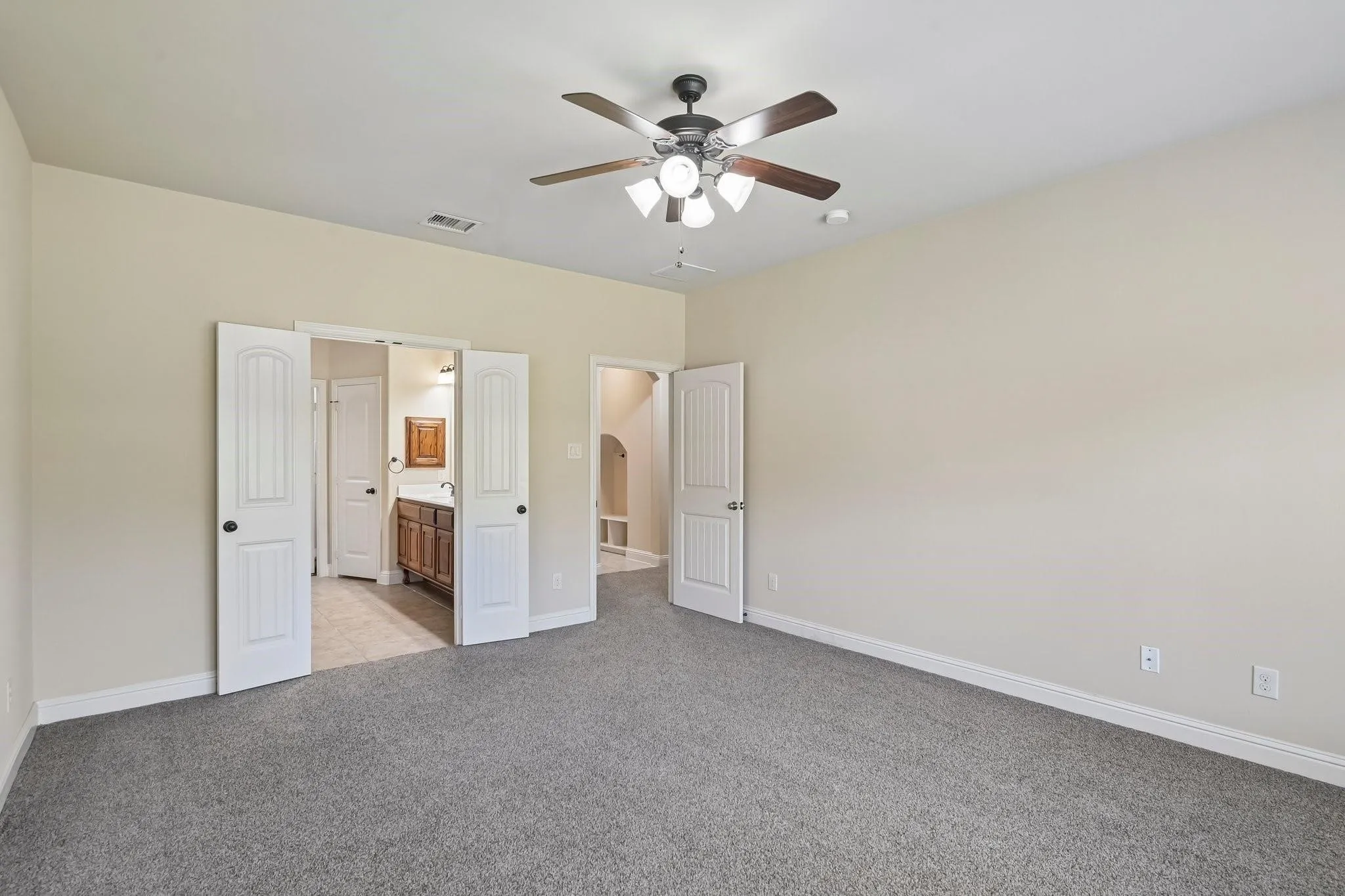 Single Family Residence For Sale in Denton County , 15221 Mount Evans Drive, Little Elm, Texas 75068, 4 Bedroom, 3 Bathroom, 2 Garage spaces, 2,598 Sqft, built in 2011, mls#21390939, Real Estate Agent in Little Elm, Homes For Sale in Denton county, Homes For Sale in Little Elm, Realtor in Little Elm Texas, Real Estate Brokerage Independent Realty Texas, Luminita Cordes Realtor