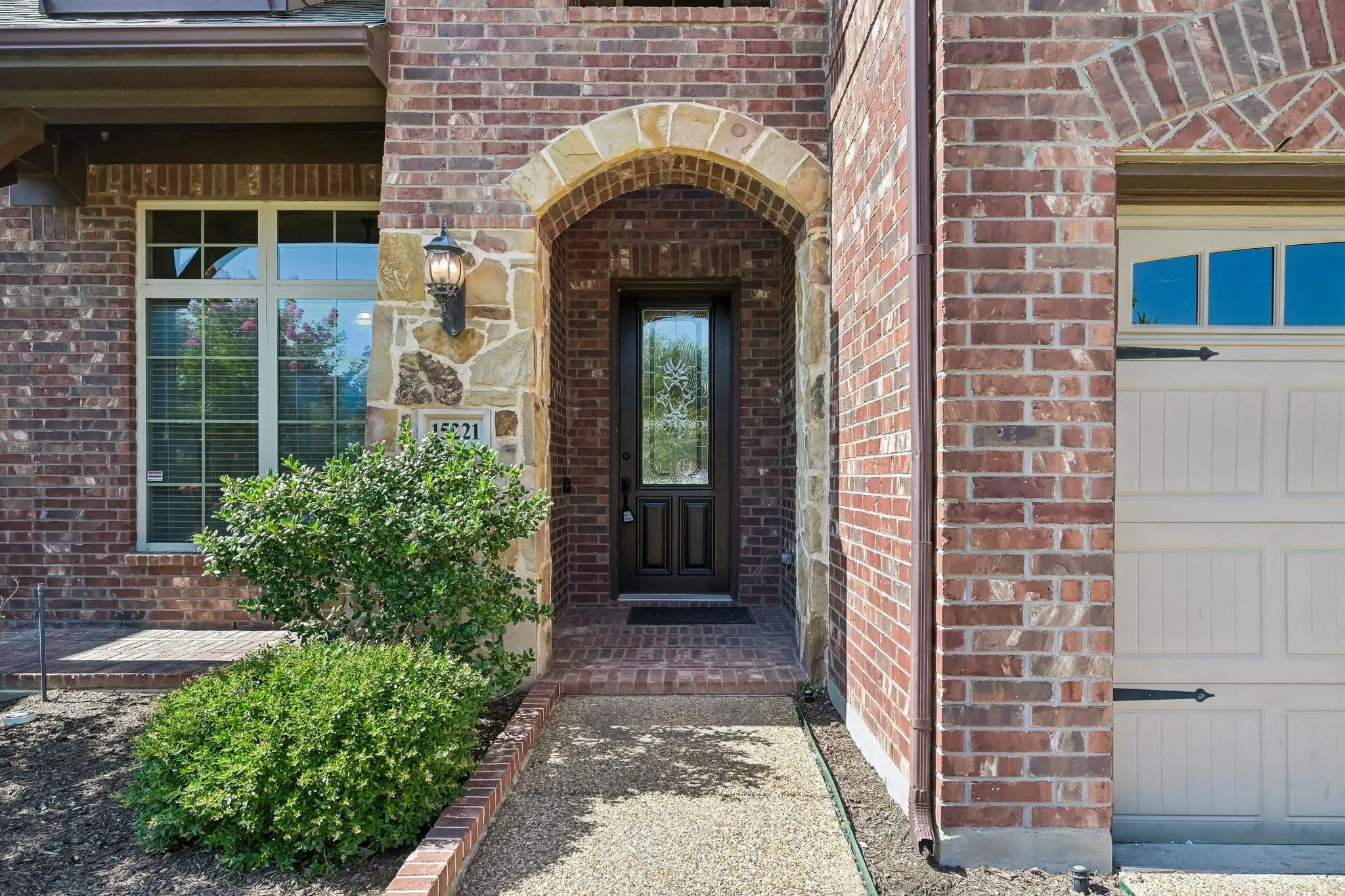 Single Family Residence For Sale in Denton County , 15221 Mount Evans Drive, Little Elm, Texas 75068, 4 Bedroom, 3 Bathroom, 2 Garage spaces, 2,598 Sqft, built in 2011, mls#21390939, Real Estate Agent in Little Elm, Homes For Sale in Denton county, Homes For Sale in Little Elm, Realtor in Little Elm Texas, Real Estate Brokerage Independent Realty Texas, Luminita Cordes Realtor