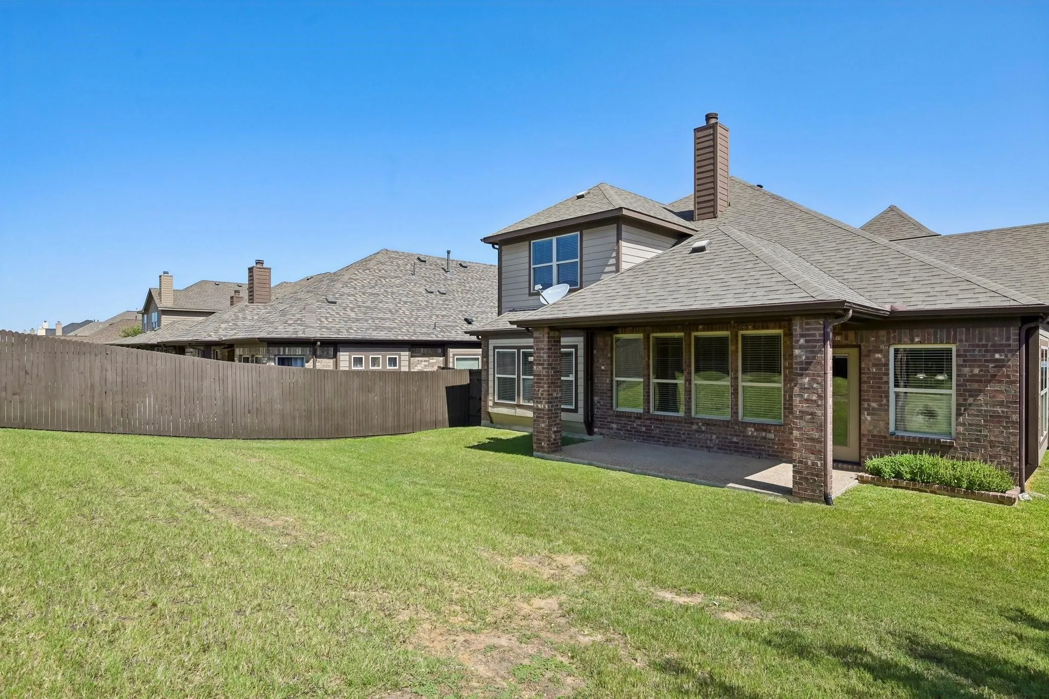 Single Family Residence For Sale in Denton County , 15221 Mount Evans Drive, Little Elm, Texas 75068, 4 Bedroom, 3 Bathroom, 2 Garage spaces, 2,598 Sqft, built in 2011, mls#21390939, Real Estate Agent in Little Elm, Homes For Sale in Denton county, Homes For Sale in Little Elm, Realtor in Little Elm Texas, Real Estate Brokerage Independent Realty Texas, Luminita Cordes Realtor