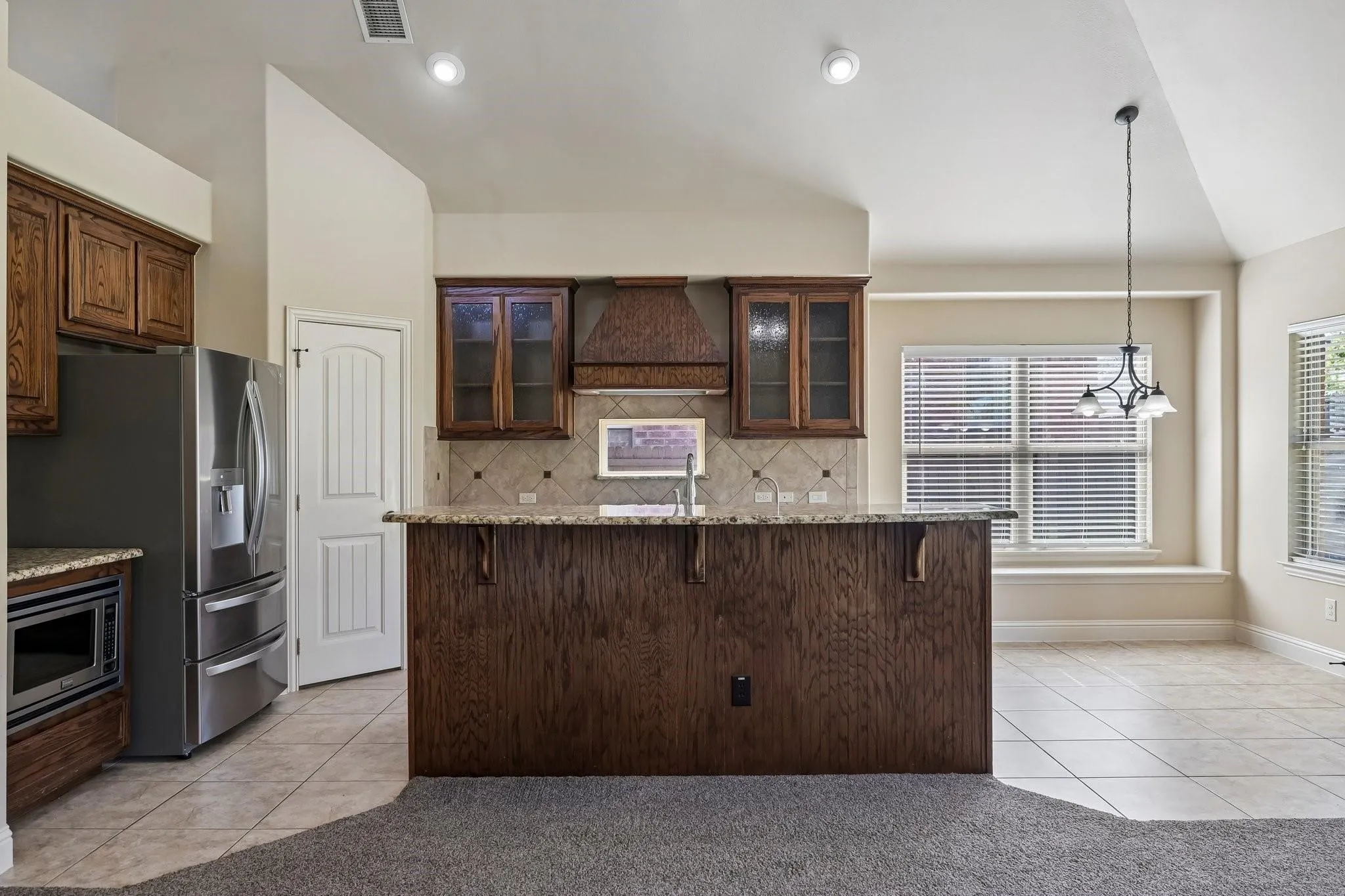 Single Family Residence For Sale in Denton County , 15221 Mount Evans Drive, Little Elm, Texas 75068, 4 Bedroom, 3 Bathroom, 2 Garage spaces, 2,598 Sqft, built in 2011, mls#21390939, Real Estate Agent in Little Elm, Homes For Sale in Denton county, Homes For Sale in Little Elm, Realtor in Little Elm Texas, Real Estate Brokerage Independent Realty Texas, Luminita Cordes Realtor