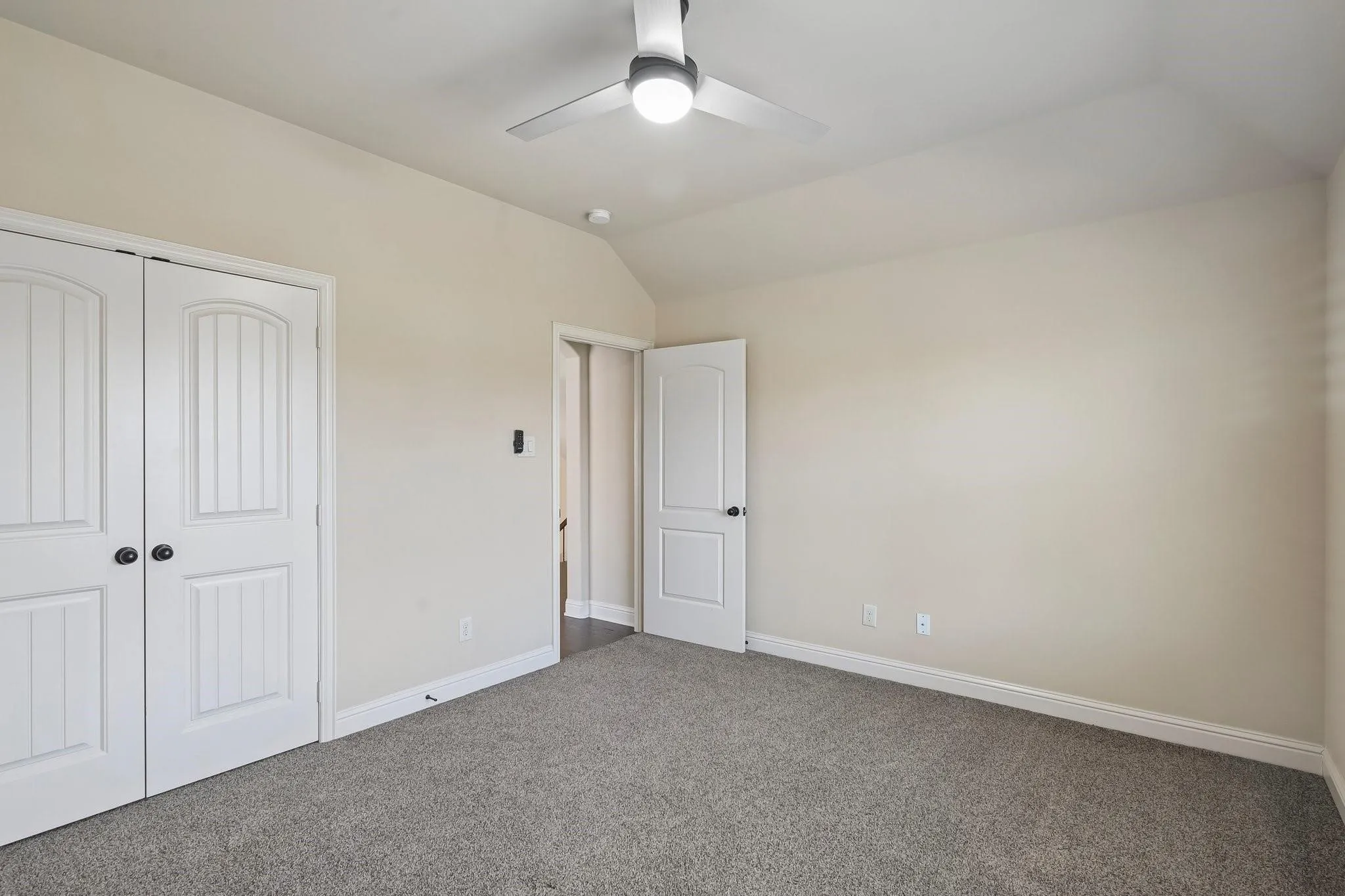 Single Family Residence For Sale in Denton County , 15221 Mount Evans Drive, Little Elm, Texas 75068, 4 Bedroom, 3 Bathroom, 2 Garage spaces, 2,598 Sqft, built in 2011, mls#21390939, Real Estate Agent in Little Elm, Homes For Sale in Denton county, Homes For Sale in Little Elm, Realtor in Little Elm Texas, Real Estate Brokerage Independent Realty Texas, Luminita Cordes Realtor