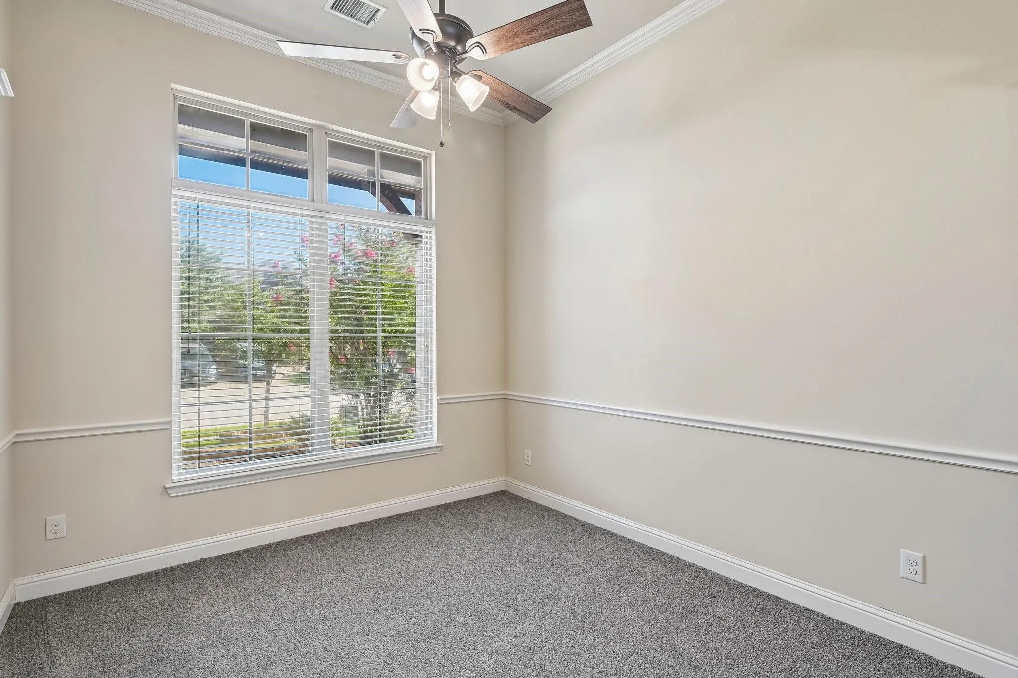 Single Family Residence For Sale in Denton County , 15221 Mount Evans Drive, Little Elm, Texas 75068, 4 Bedroom, 3 Bathroom, 2 Garage spaces, 2,598 Sqft, built in 2011, mls#21390939, Real Estate Agent in Little Elm, Homes For Sale in Denton county, Homes For Sale in Little Elm, Realtor in Little Elm Texas, Real Estate Brokerage Independent Realty Texas, Luminita Cordes Realtor