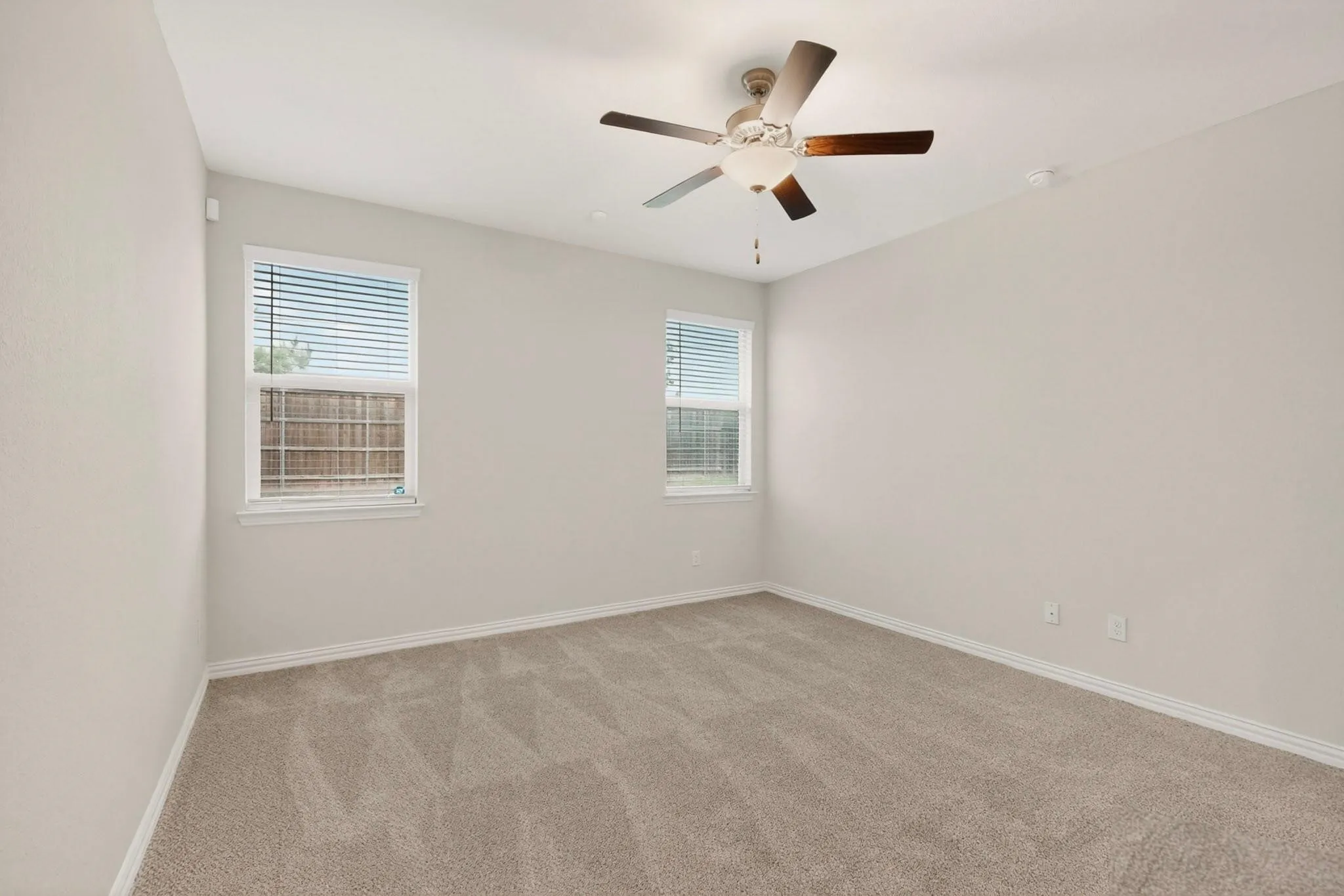 Single Family Residence For Sale in Denton County , 3321 Riverside Drive, Aubrey, Texas 76227, 3 Bedroom, 2 Bathroom, 2 Garage spaces, 1,606 Sqft, built in 2020, mls#21390952, Real Estate Agent in Aubrey, Homes For Sale in Denton county, Homes For Sale in Aubrey, Realtor in Aubrey Texas, Real Estate Brokerage Independent Realty Texas, Luminita Cordes Realtor
