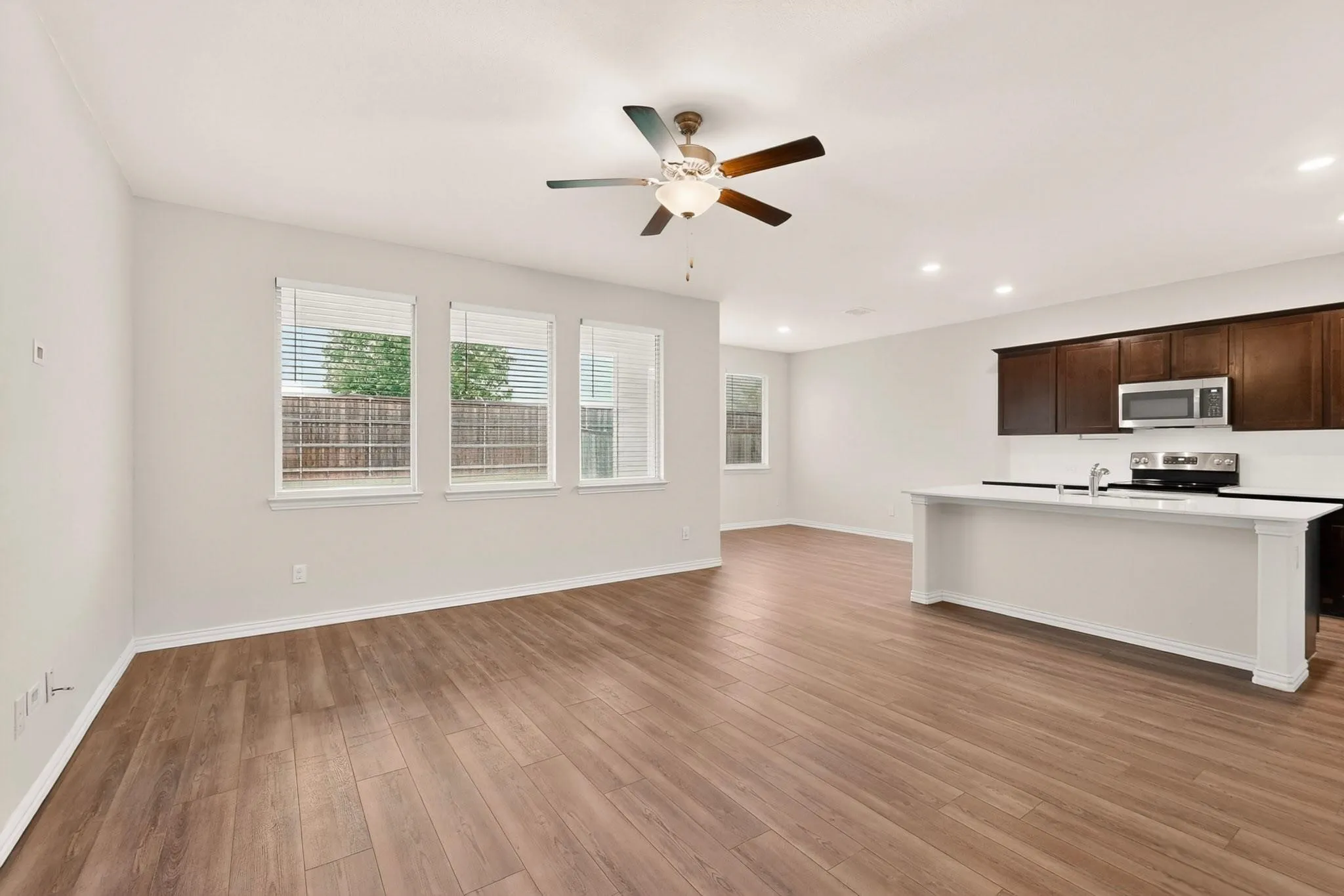 Single Family Residence For Sale in Denton County , 3321 Riverside Drive, Aubrey, Texas 76227, 3 Bedroom, 2 Bathroom, 2 Garage spaces, 1,606 Sqft, built in 2020, mls#21390952, Real Estate Agent in Aubrey, Homes For Sale in Denton county, Homes For Sale in Aubrey, Realtor in Aubrey Texas, Real Estate Brokerage Independent Realty Texas, Luminita Cordes Realtor