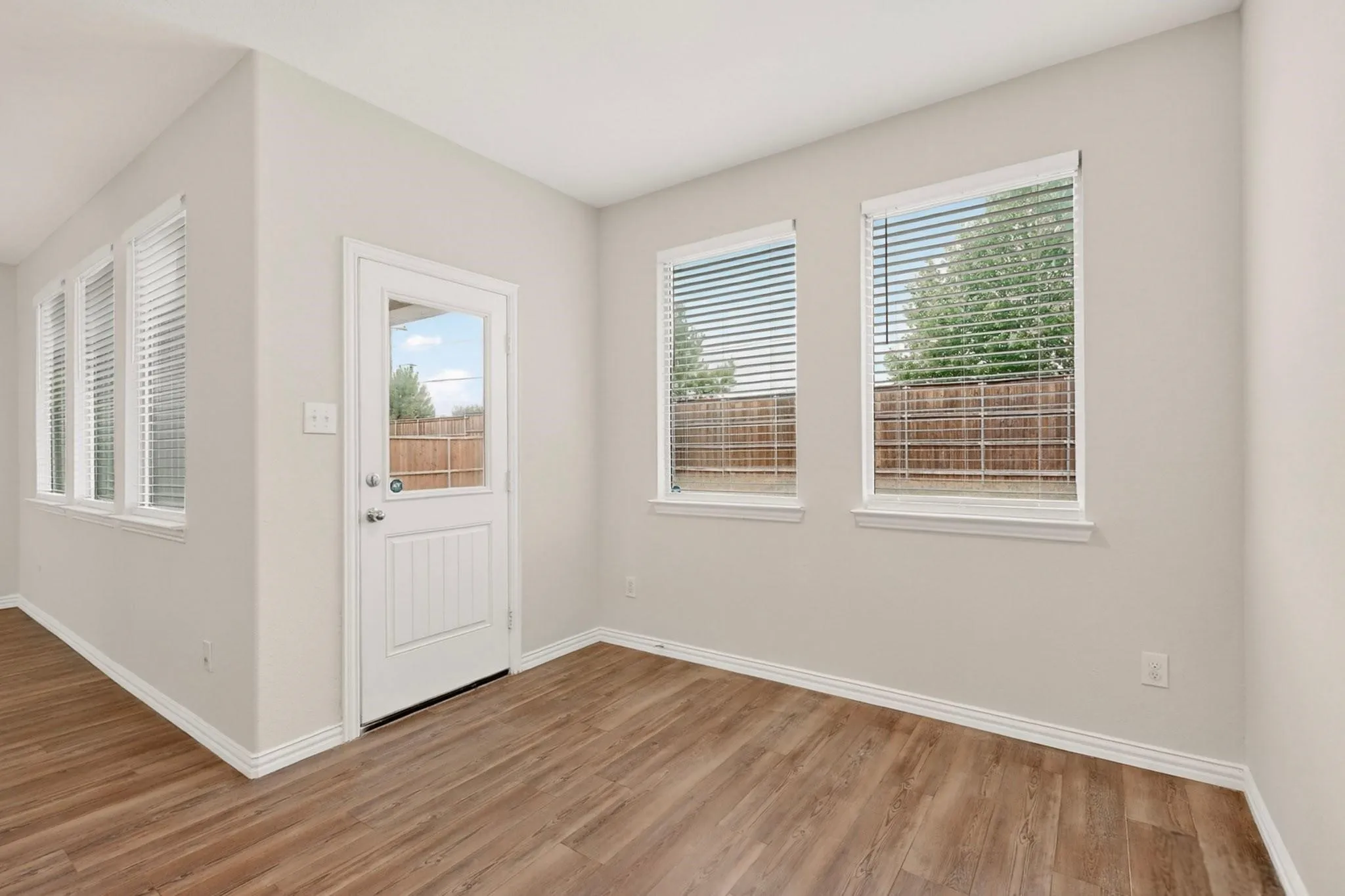 Single Family Residence For Sale in Denton County , 3321 Riverside Drive, Aubrey, Texas 76227, 3 Bedroom, 2 Bathroom, 2 Garage spaces, 1,606 Sqft, built in 2020, mls#21390952, Real Estate Agent in Aubrey, Homes For Sale in Denton county, Homes For Sale in Aubrey, Realtor in Aubrey Texas, Real Estate Brokerage Independent Realty Texas, Luminita Cordes Realtor
