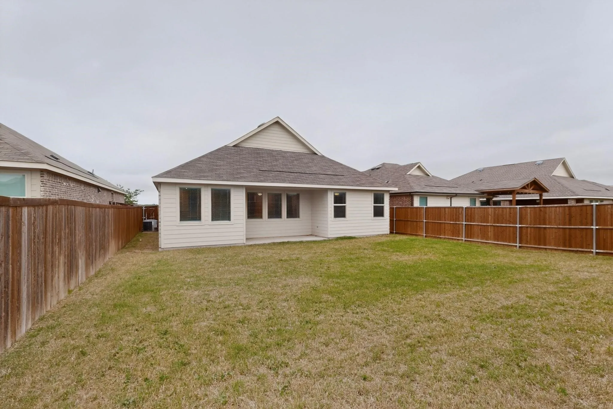 Single Family Residence For Sale in Denton County , 3321 Riverside Drive, Aubrey, Texas 76227, 3 Bedroom, 2 Bathroom, 2 Garage spaces, 1,606 Sqft, built in 2020, mls#21390952, Real Estate Agent in Aubrey, Homes For Sale in Denton county, Homes For Sale in Aubrey, Realtor in Aubrey Texas, Real Estate Brokerage Independent Realty Texas, Luminita Cordes Realtor