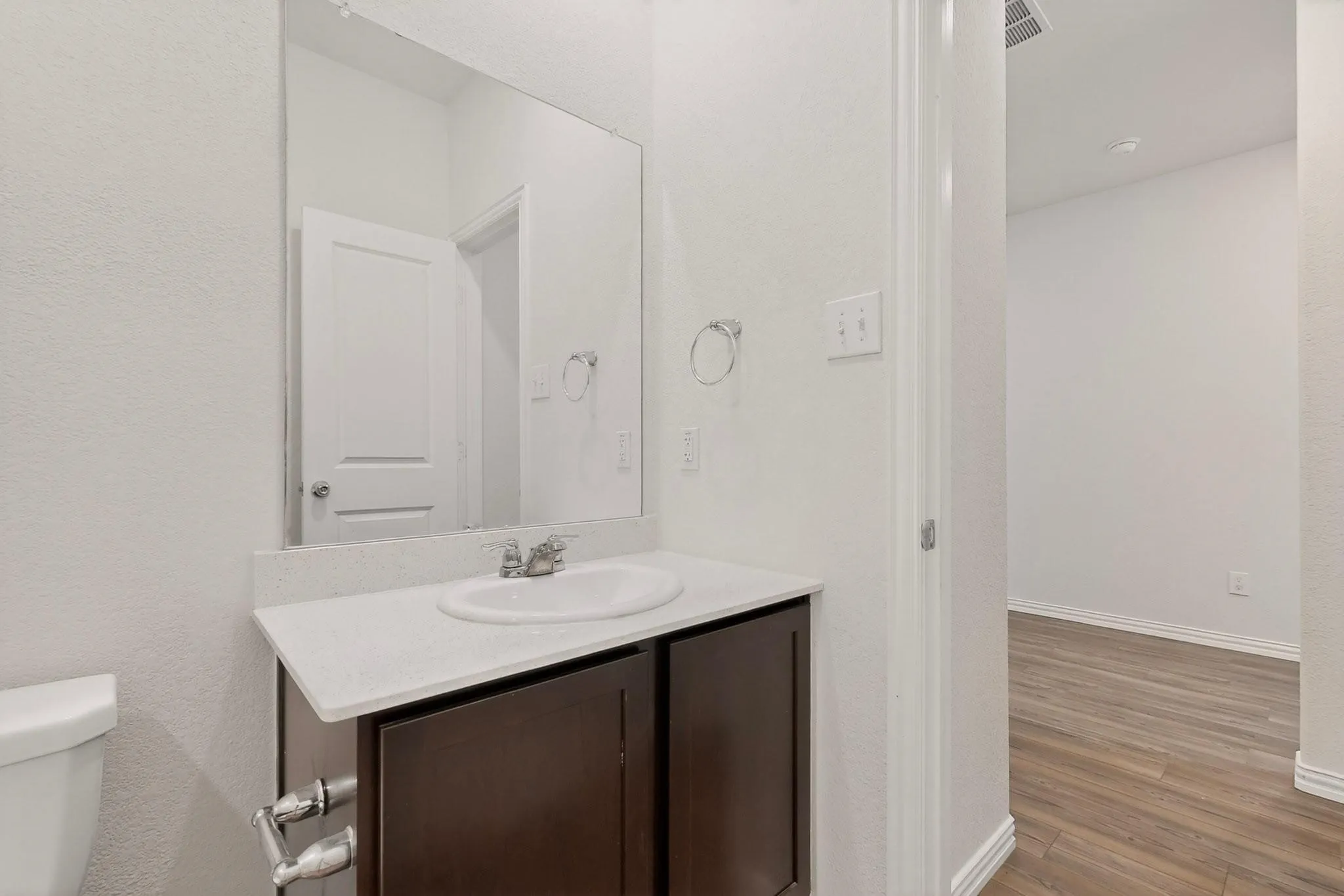 Single Family Residence For Sale in Denton County , 3321 Riverside Drive, Aubrey, Texas 76227, 3 Bedroom, 2 Bathroom, 2 Garage spaces, 1,606 Sqft, built in 2020, mls#21390952, Real Estate Agent in Aubrey, Homes For Sale in Denton county, Homes For Sale in Aubrey, Realtor in Aubrey Texas, Real Estate Brokerage Independent Realty Texas, Luminita Cordes Realtor