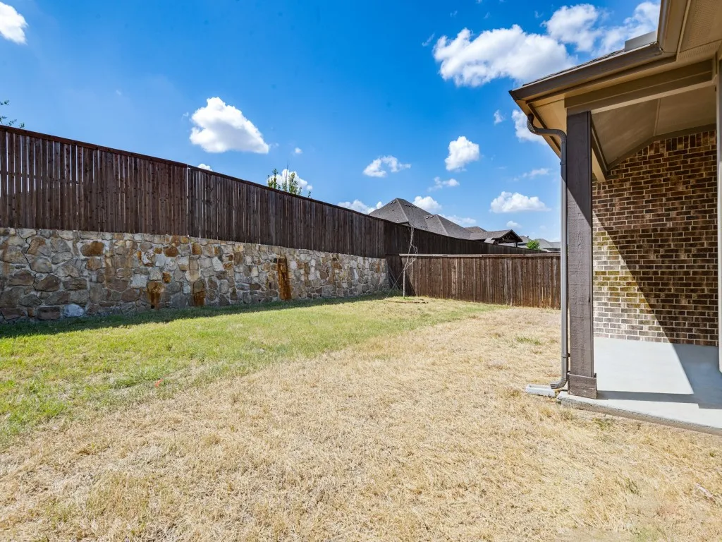 Single Family Residence For Rent in Kaufman County , 1267 Binfield Drive, Forney, Texas 75126, 4 Bedroom, 4 Bathroom, 2 Garage spaces, 2,476 Sqft, built in 2022, mls#21390955, Real Estate Agent in Forney, Homes For Rent in Kaufman county, Homes For Rent in Forney, Realtor in Forney Texas, Real Estate Brokerage Independent Realty Texas, Luminita Cordes Realtor