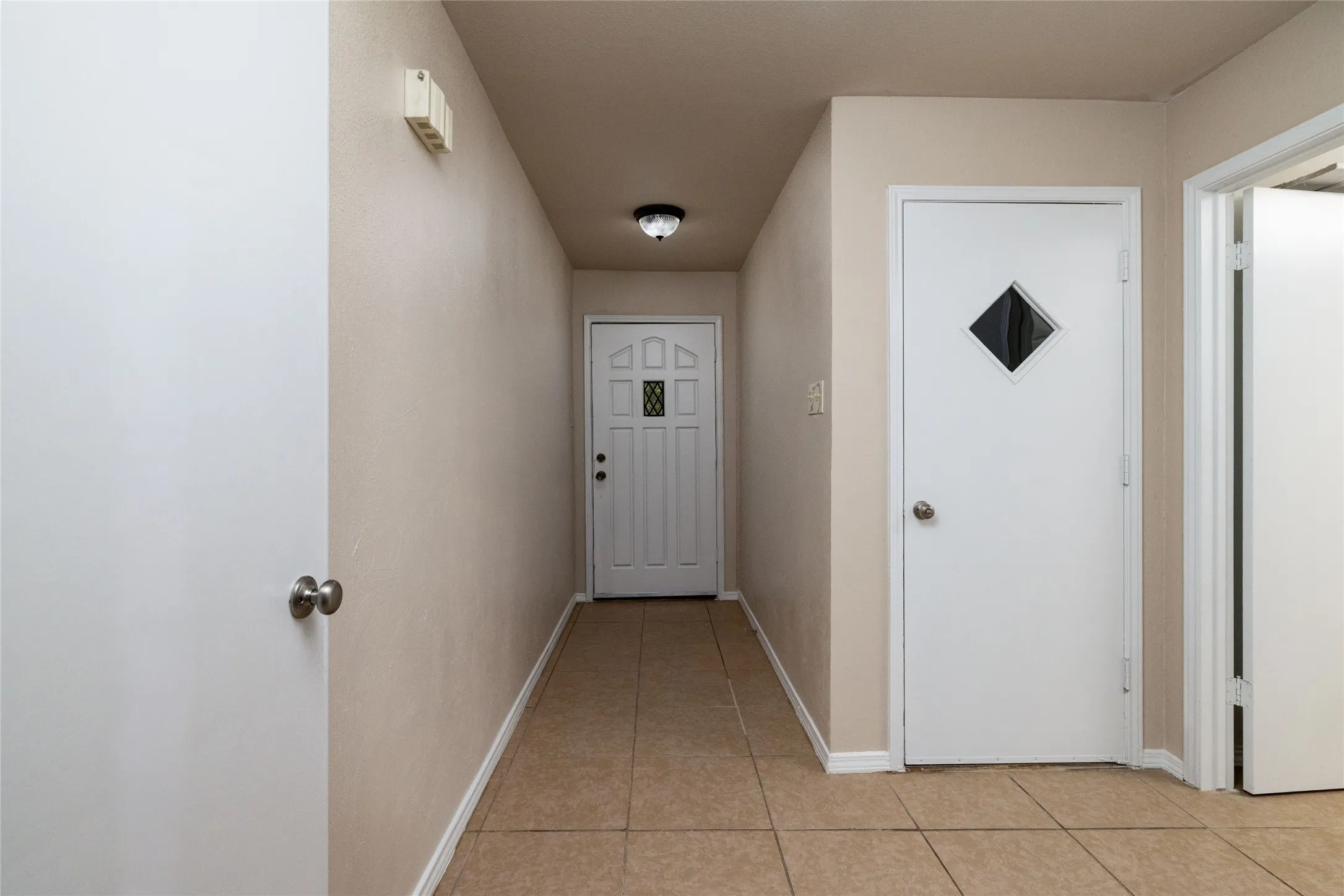 Single Family Residence For Sale in Tarrant County , 304 Cambridge Drive, Saginaw, Texas 76179, 3 Bedroom, 2 Bathroom, 2 Garage spaces, 1,602 Sqft, built in 1982, mls#21386848, Real Estate Agent in Saginaw, Homes For Sale in Tarrant county, Homes For Sale in Saginaw, Realtor in Saginaw Texas, Real Estate Brokerage Independent Realty Texas, Luminita Cordes Realtor
