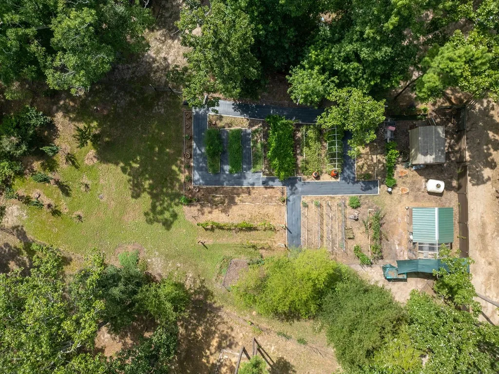 Single Family Residence For Sale in Wood County , 320 PR 8585, Winnsboro, Texas 75494, 3 Bedroom, 1 Bathroom, 1 Garage spaces, 1,025 Sqft, built in 1992, mls#21390959, Real Estate Agent in Winnsboro, Homes For Sale in Wood county, Homes For Sale in Winnsboro, Realtor in Winnsboro Texas, Real Estate Brokerage Independent Realty Texas, Luminita Cordes Realtor