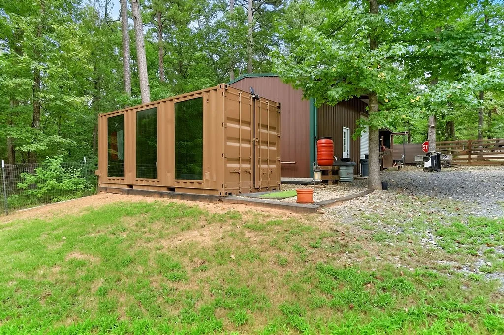Single Family Residence For Sale in Wood County , 320 PR 8585, Winnsboro, Texas 75494, 3 Bedroom, 1 Bathroom, 1 Garage spaces, 1,025 Sqft, built in 1992, mls#21390959, Real Estate Agent in Winnsboro, Homes For Sale in Wood county, Homes For Sale in Winnsboro, Realtor in Winnsboro Texas, Real Estate Brokerage Independent Realty Texas, Luminita Cordes Realtor