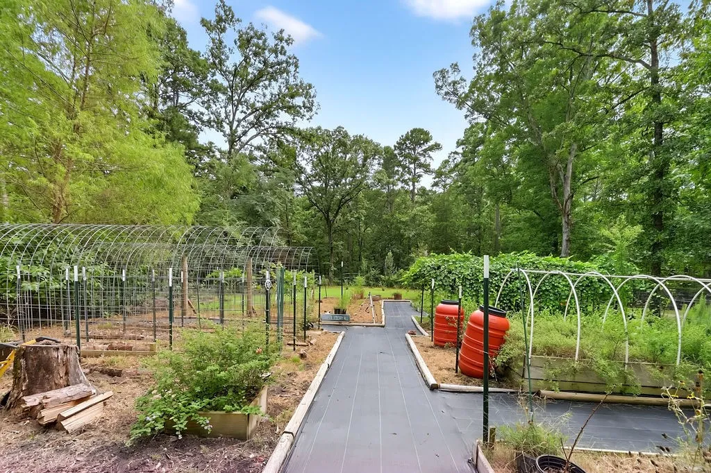 Single Family Residence For Sale in Wood County , 320 PR 8585, Winnsboro, Texas 75494, 3 Bedroom, 1 Bathroom, 1 Garage spaces, 1,025 Sqft, built in 1992, mls#21390959, Real Estate Agent in Winnsboro, Homes For Sale in Wood county, Homes For Sale in Winnsboro, Realtor in Winnsboro Texas, Real Estate Brokerage Independent Realty Texas, Luminita Cordes Realtor