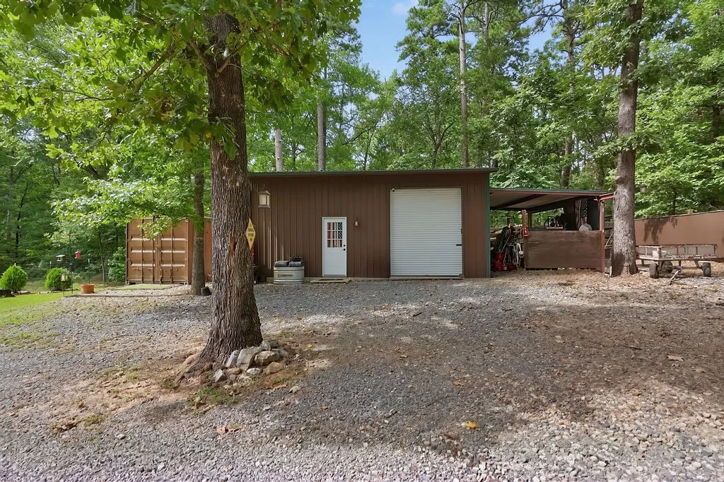 Single Family Residence For Sale in Wood County , 320 PR 8585, Winnsboro, Texas 75494, 3 Bedroom, 1 Bathroom, 1 Garage spaces, 1,025 Sqft, built in 1992, mls#21390959, Real Estate Agent in Winnsboro, Homes For Sale in Wood county, Homes For Sale in Winnsboro, Realtor in Winnsboro Texas, Real Estate Brokerage Independent Realty Texas, Luminita Cordes Realtor