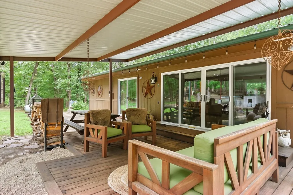 Single Family Residence For Sale in Wood County , 320 PR 8585, Winnsboro, Texas 75494, 3 Bedroom, 1 Bathroom, 1 Garage spaces, 1,025 Sqft, built in 1992, mls#21390959, Real Estate Agent in Winnsboro, Homes For Sale in Wood county, Homes For Sale in Winnsboro, Realtor in Winnsboro Texas, Real Estate Brokerage Independent Realty Texas, Luminita Cordes Realtor