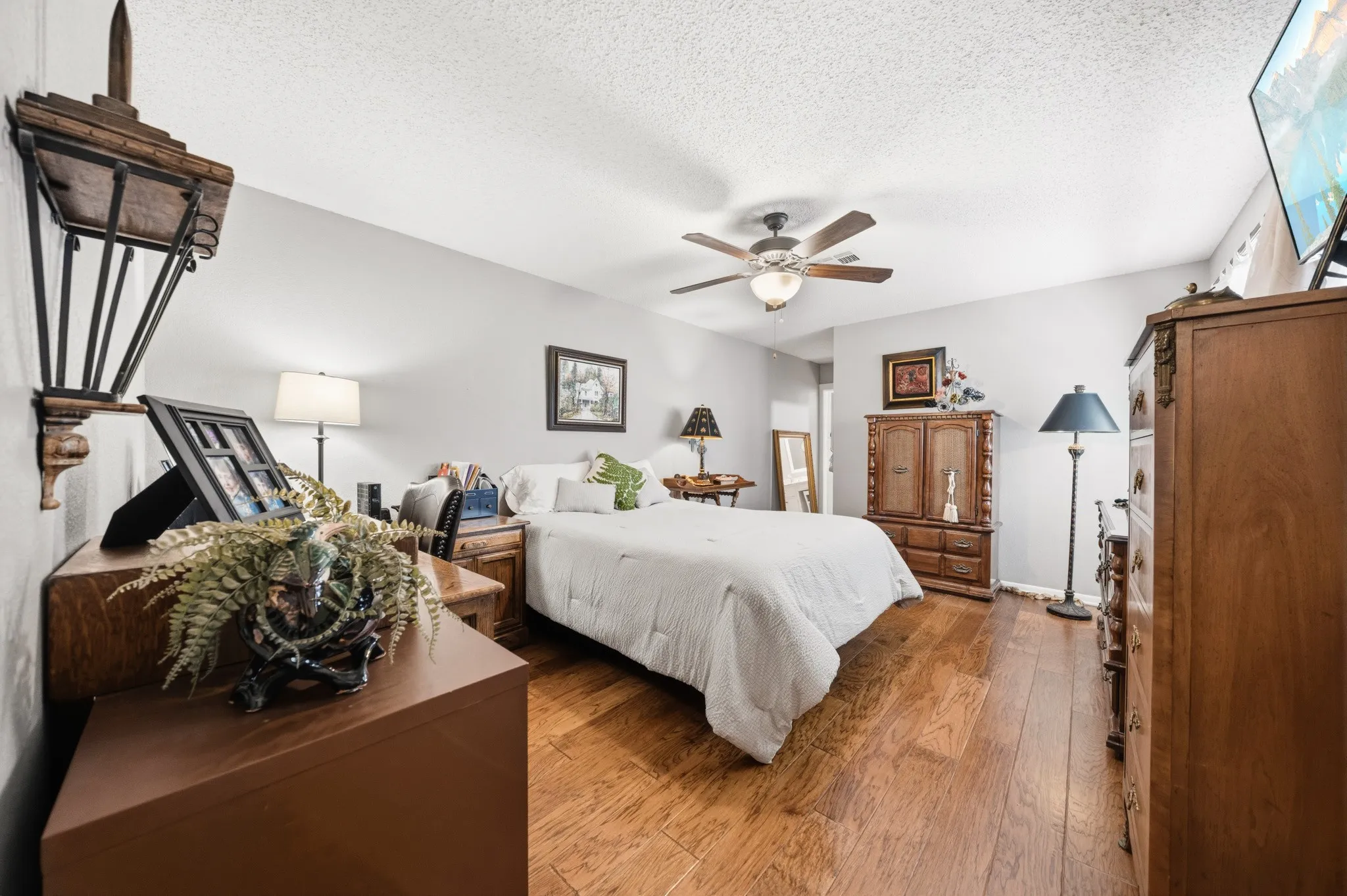 Townhouse For Sale in Mc Lennan County , 3311 Chimney Place Drive, Waco, Texas 76708, 2 Bedroom, 2 Bathroom, 2 Garage spaces, 1,457 Sqft, built in 1984, mls#21390060, Real Estate Agent in Waco, Homes For Sale in Mc Lennan county, Homes For Sale in Waco, Realtor in Waco Texas, Real Estate Brokerage Independent Realty Texas, Luminita Cordes Realtor