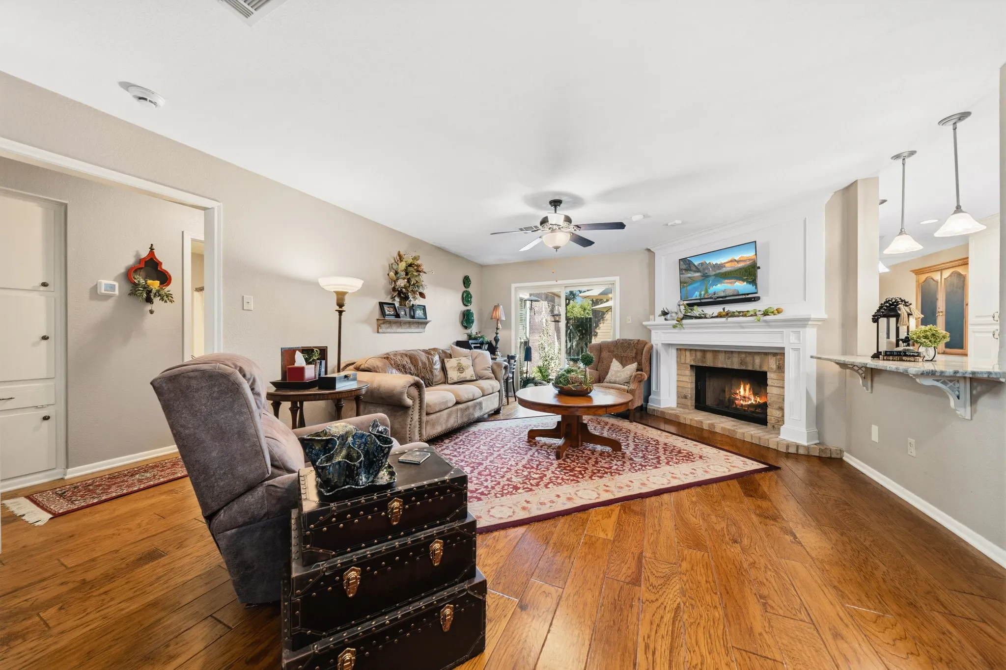 Townhouse For Sale in Mc Lennan County , 3311 Chimney Place Drive, Waco, Texas 76708, 2 Bedroom, 2 Bathroom, 2 Garage spaces, 1,457 Sqft, built in 1984, mls#21390060, Real Estate Agent in Waco, Homes For Sale in Mc Lennan county, Homes For Sale in Waco, Realtor in Waco Texas, Real Estate Brokerage Independent Realty Texas, Luminita Cordes Realtor