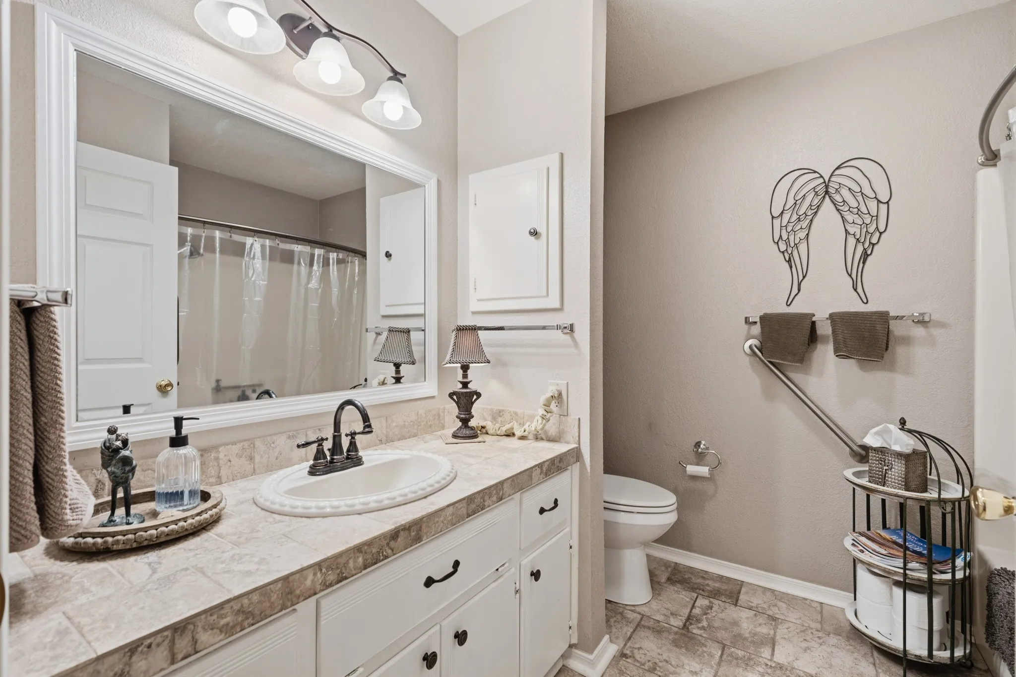 Townhouse For Sale in Mc Lennan County , 3311 Chimney Place Drive, Waco, Texas 76708, 2 Bedroom, 2 Bathroom, 2 Garage spaces, 1,457 Sqft, built in 1984, mls#21390060, Real Estate Agent in Waco, Homes For Sale in Mc Lennan county, Homes For Sale in Waco, Realtor in Waco Texas, Real Estate Brokerage Independent Realty Texas, Luminita Cordes Realtor