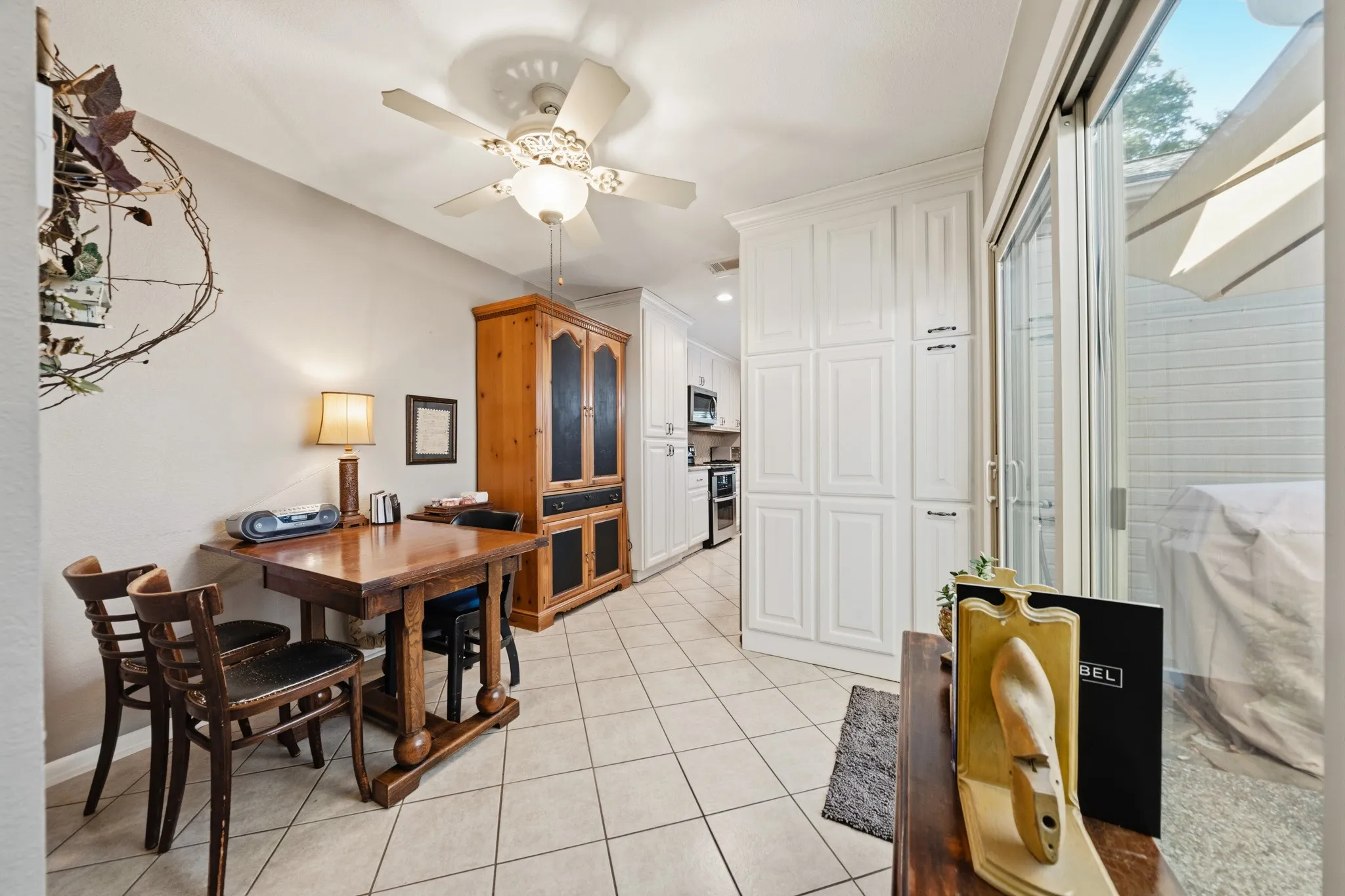 Townhouse For Sale in Mc Lennan County , 3311 Chimney Place Drive, Waco, Texas 76708, 2 Bedroom, 2 Bathroom, 2 Garage spaces, 1,457 Sqft, built in 1984, mls#21390060, Real Estate Agent in Waco, Homes For Sale in Mc Lennan county, Homes For Sale in Waco, Realtor in Waco Texas, Real Estate Brokerage Independent Realty Texas, Luminita Cordes Realtor