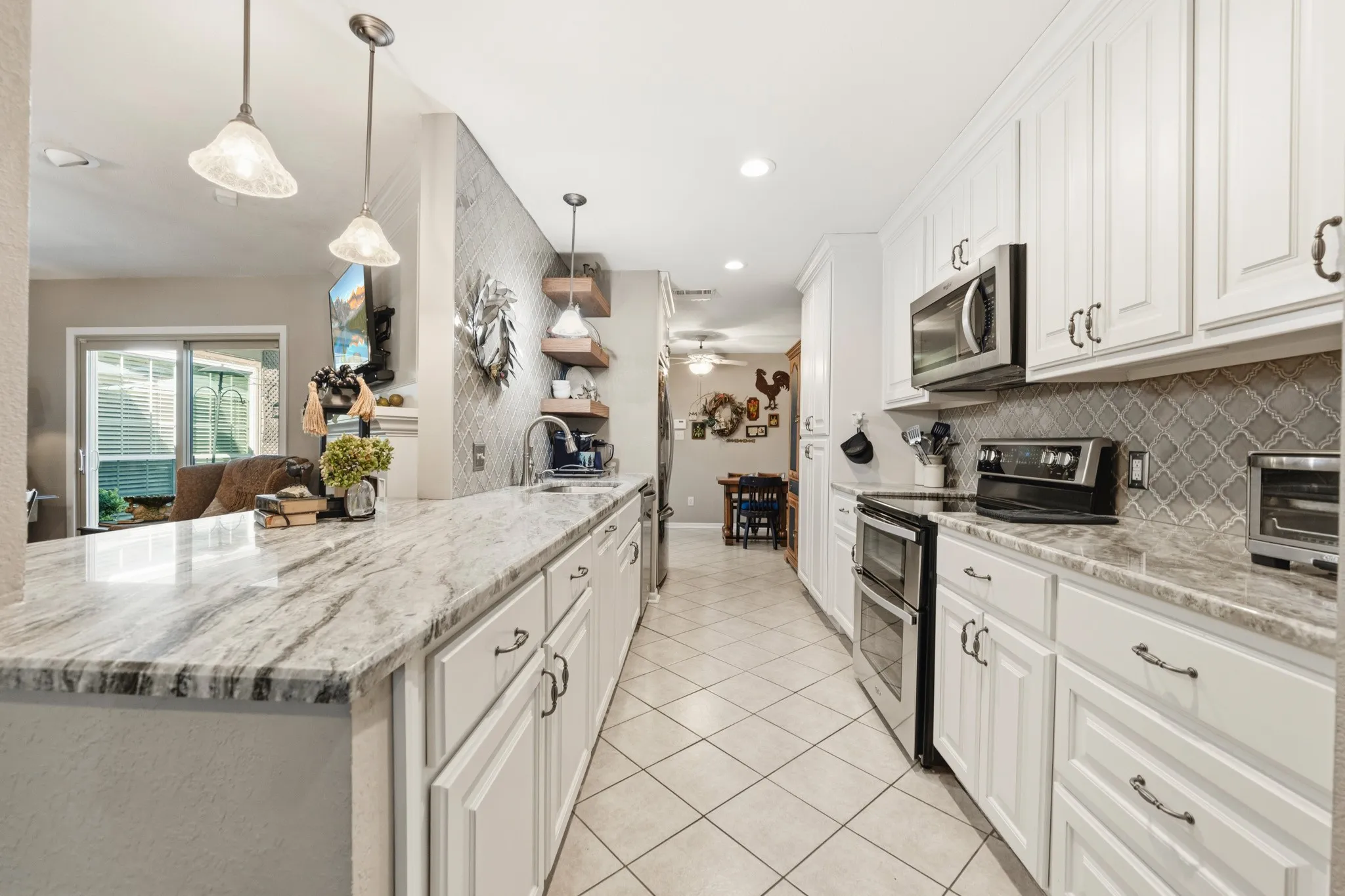 Townhouse For Sale in Mc Lennan County , 3311 Chimney Place Drive, Waco, Texas 76708, 2 Bedroom, 2 Bathroom, 2 Garage spaces, 1,457 Sqft, built in 1984, mls#21390060, Real Estate Agent in Waco, Homes For Sale in Mc Lennan county, Homes For Sale in Waco, Realtor in Waco Texas, Real Estate Brokerage Independent Realty Texas, Luminita Cordes Realtor