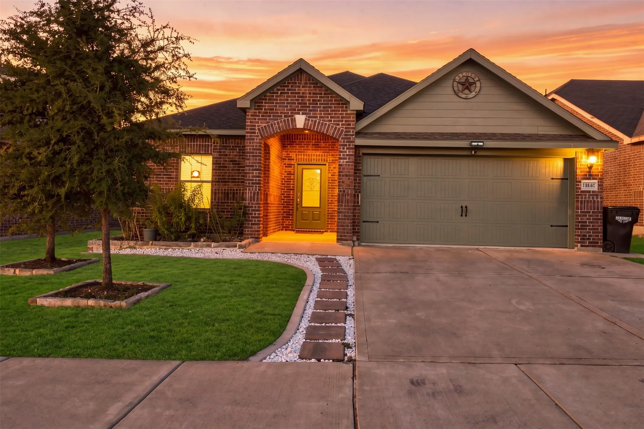 Single Family Residence For Rent