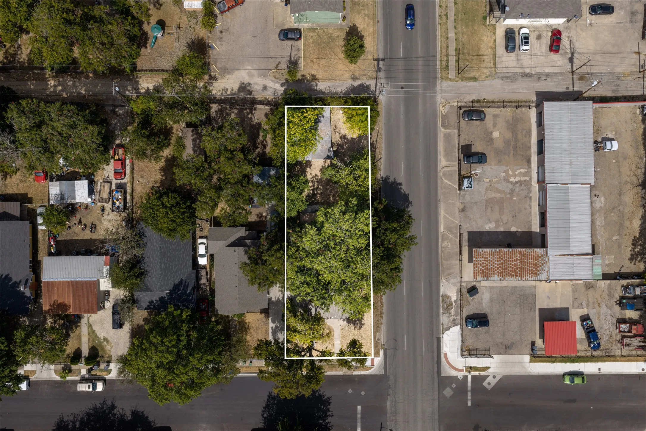 Single Family Residence For Sale in Mc Lennan County , 2601 Gorman Avenue, Waco, Texas 76707, 4 Bedroom, 2 Bathroom, Garage spaces, 1,699 Sqft, built in 1930, mls#21390960, Real Estate Agent in Waco, Homes For Sale in Mc Lennan county, Homes For Sale in Waco, Realtor in Waco Texas, Real Estate Brokerage Independent Realty Texas, Luminita Cordes Realtor